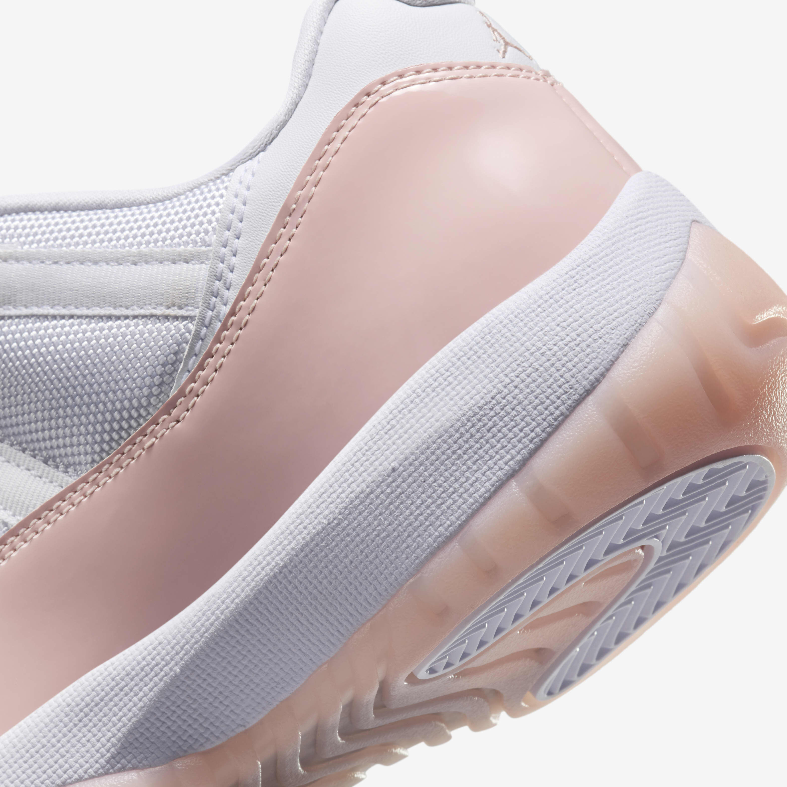 Air Jordan 11 Retro Low 'Legend Pink' image number 7