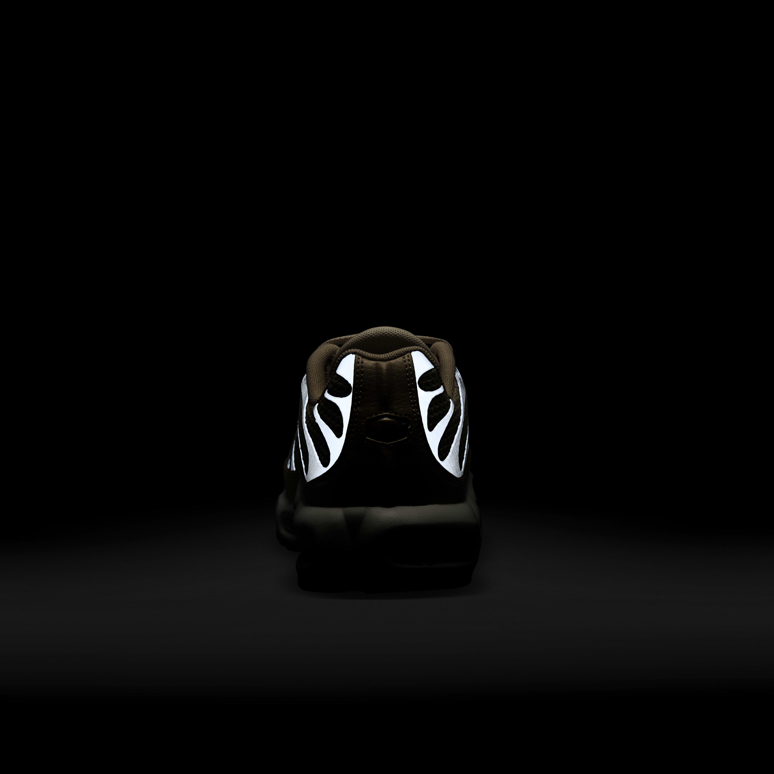 Nike Air Max Plus image number 9