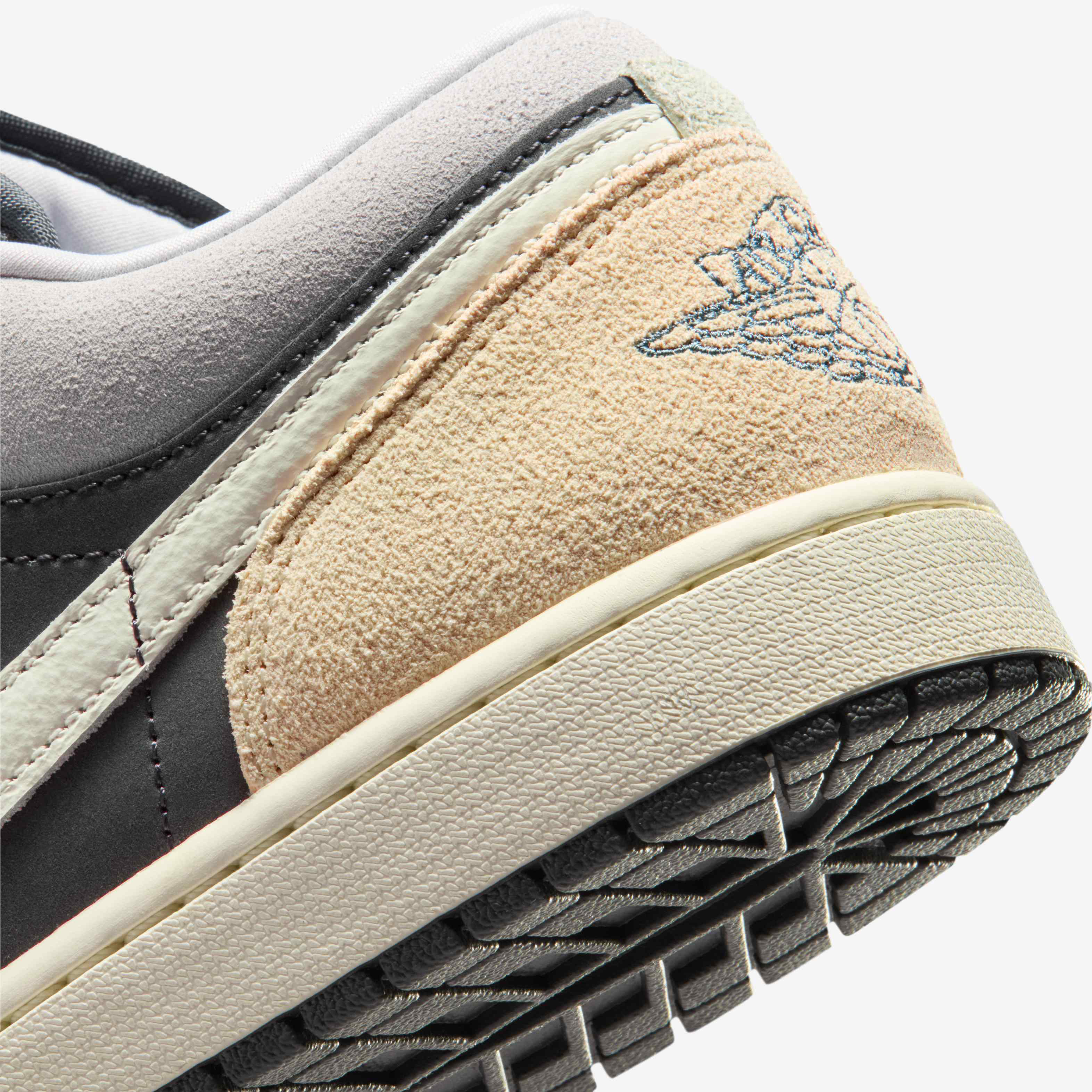 اير جوردن 1 لو SE image number 7