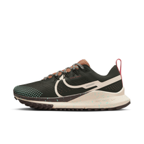 Nike hiking hot sale shoes womens