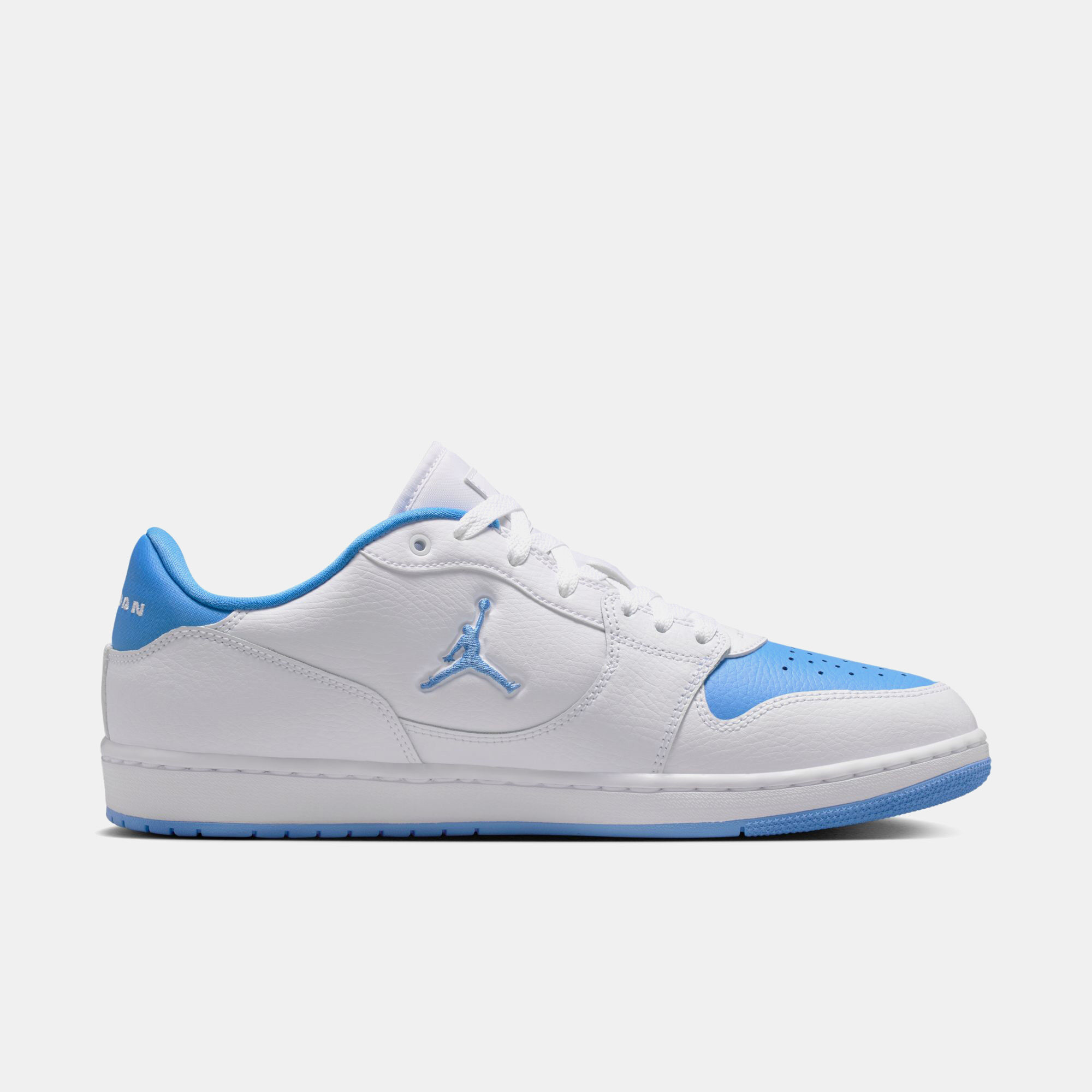 Buy Jordan Court Connect Low Men's shoes - White/University Blue @ Nike UAE
