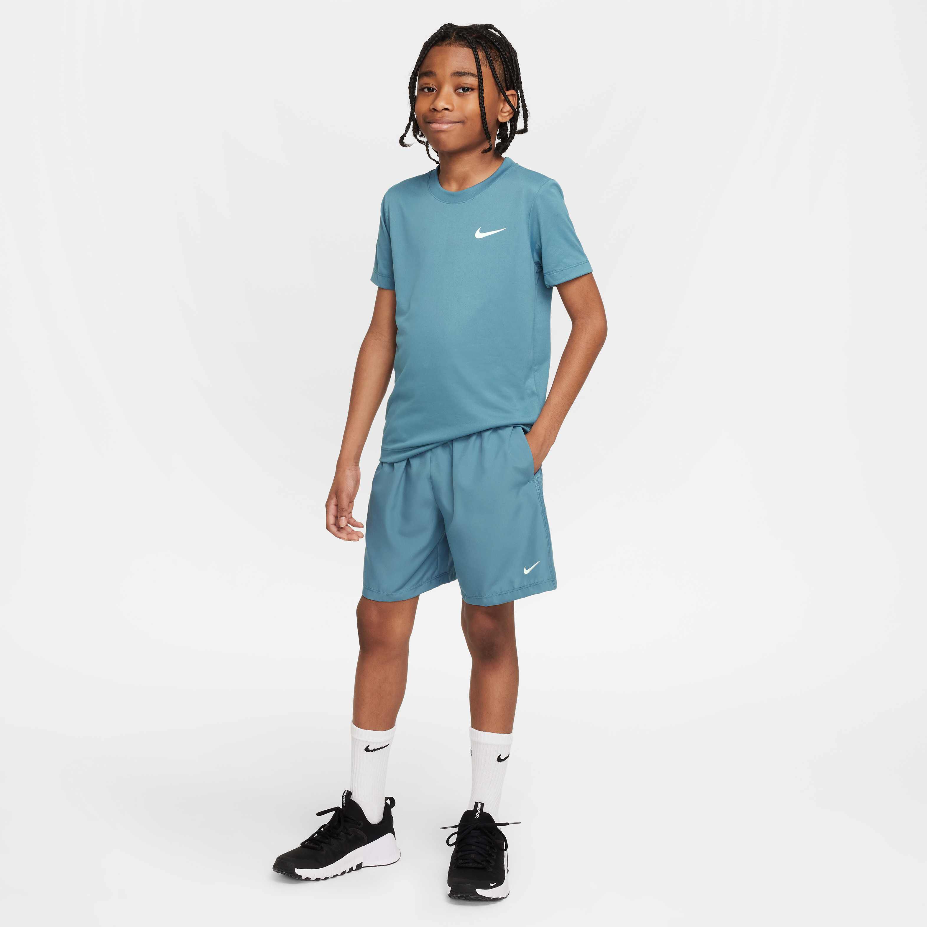 نايكي ملتي image number 5