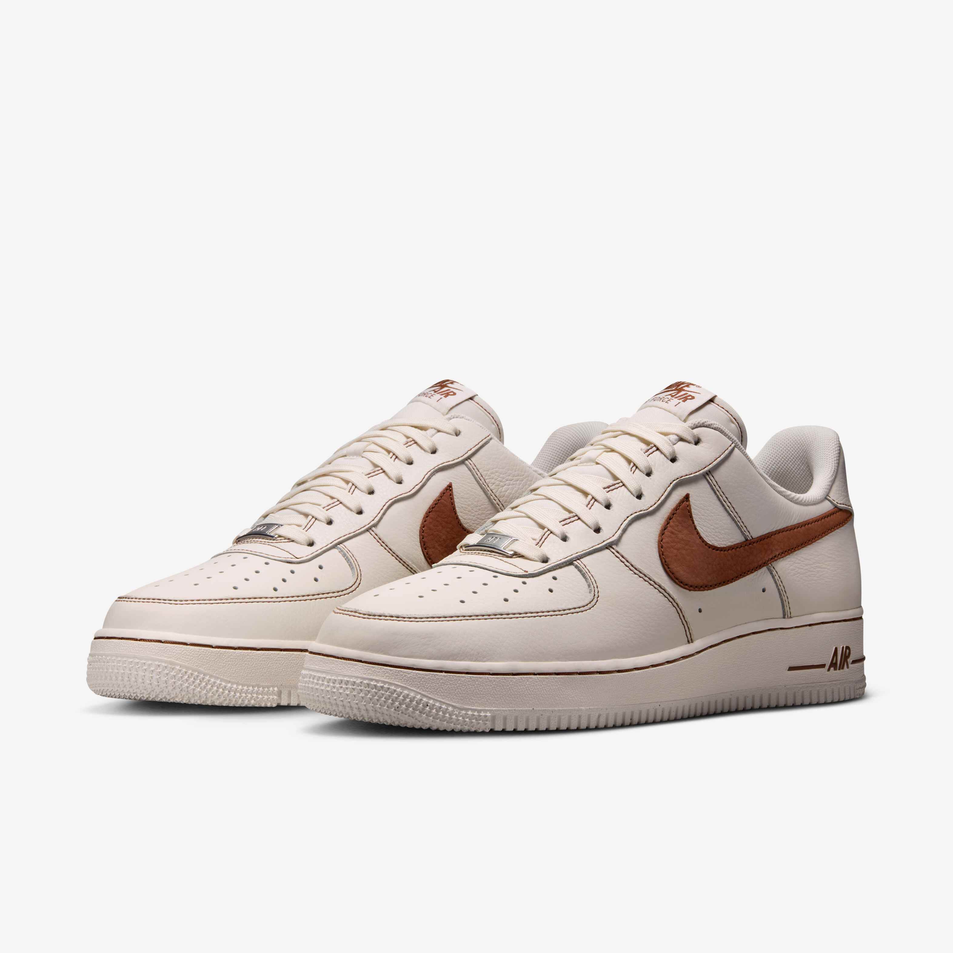 Nike Air Force 1 '07 LV8 image number 4