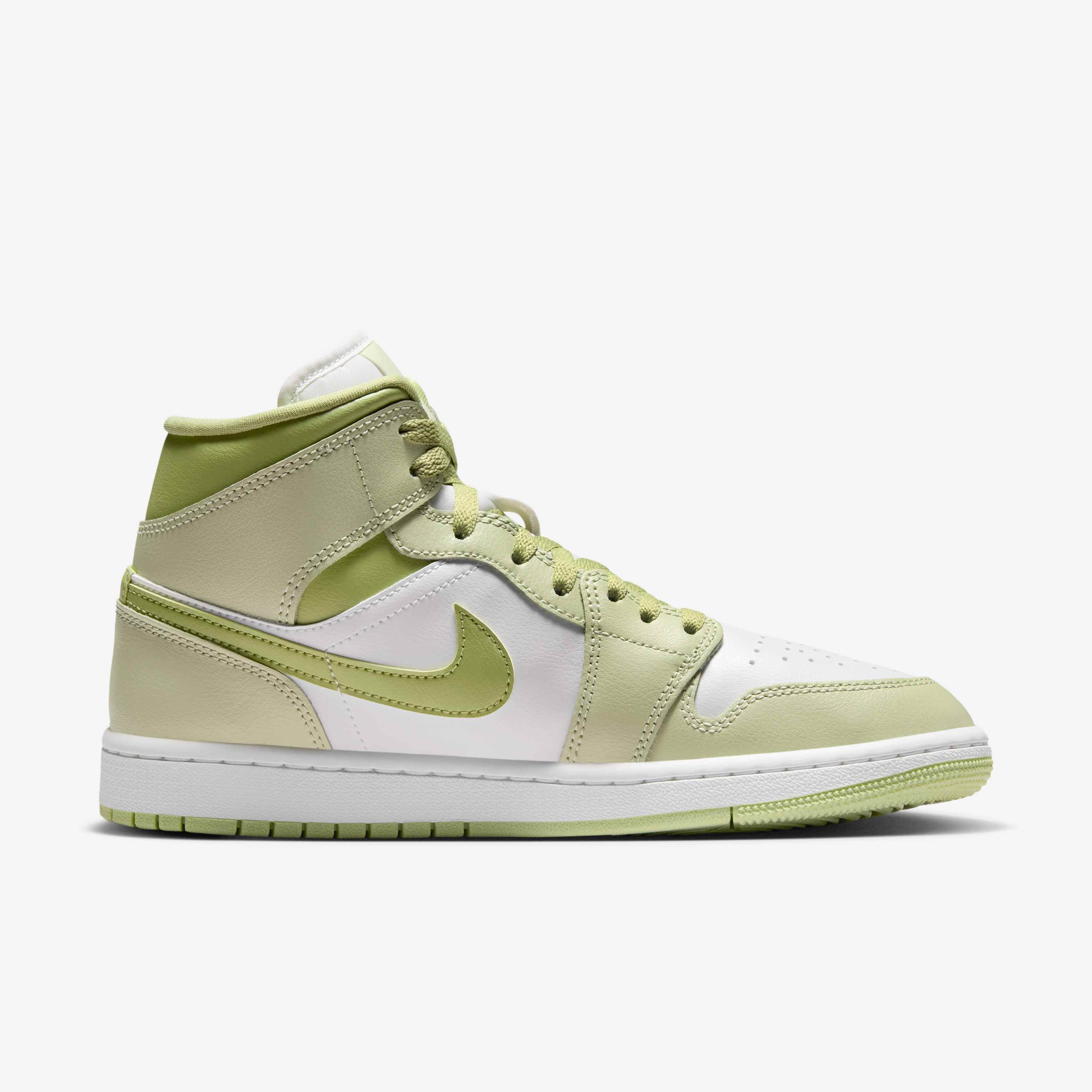 Air Jordan 1 Mid image number 2