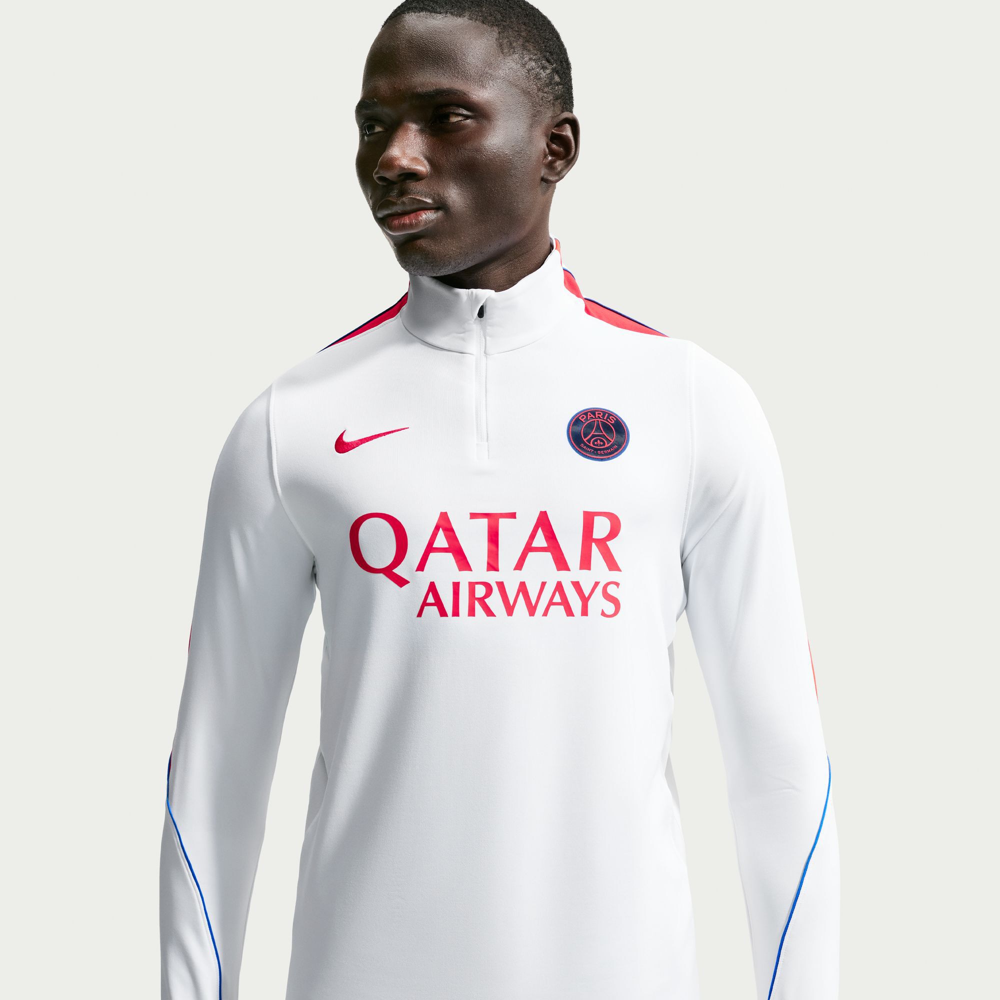 Paris Saint-Germain Strike image number 2