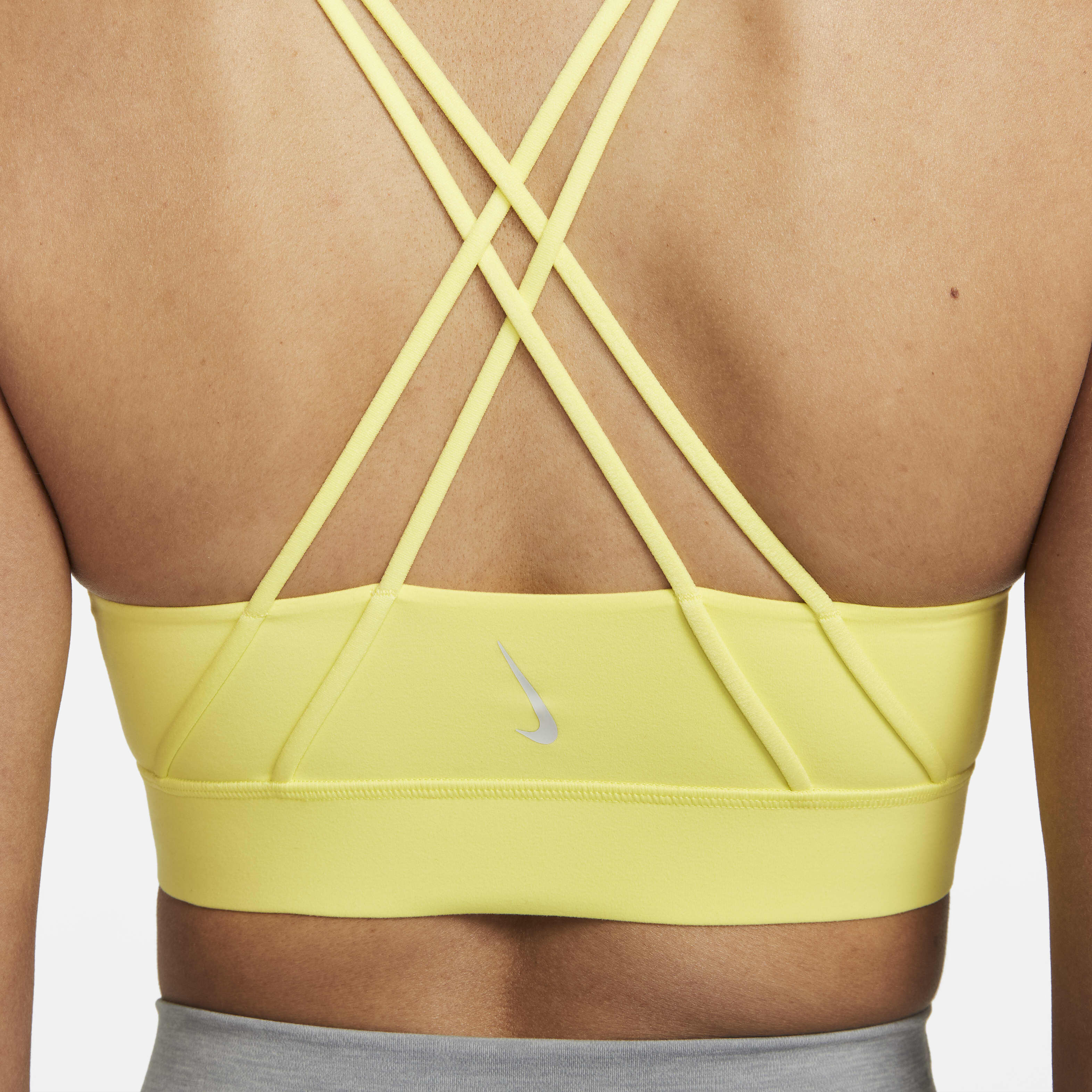 نايكي سووش image number 3