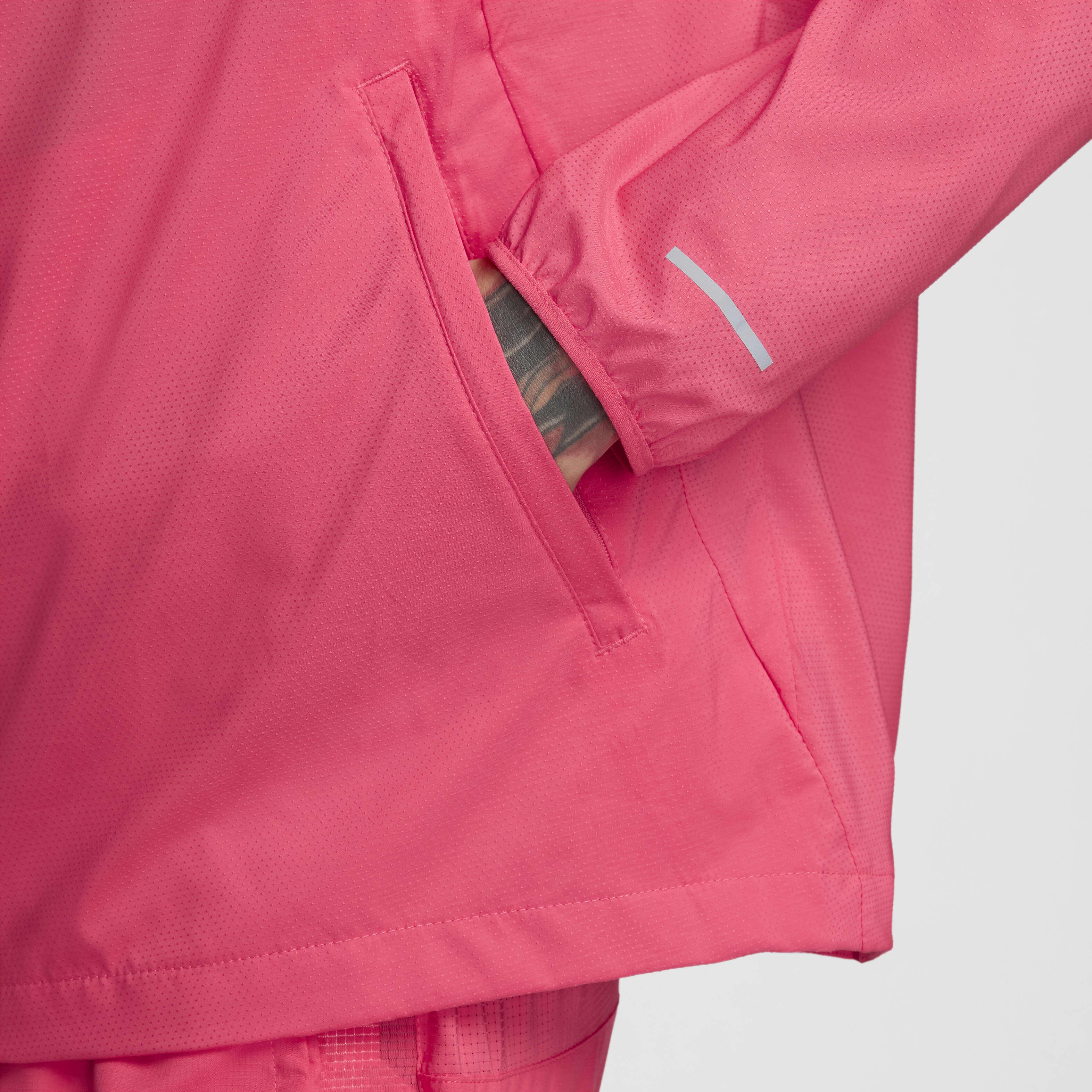 نايكي ويندرانر image number 4