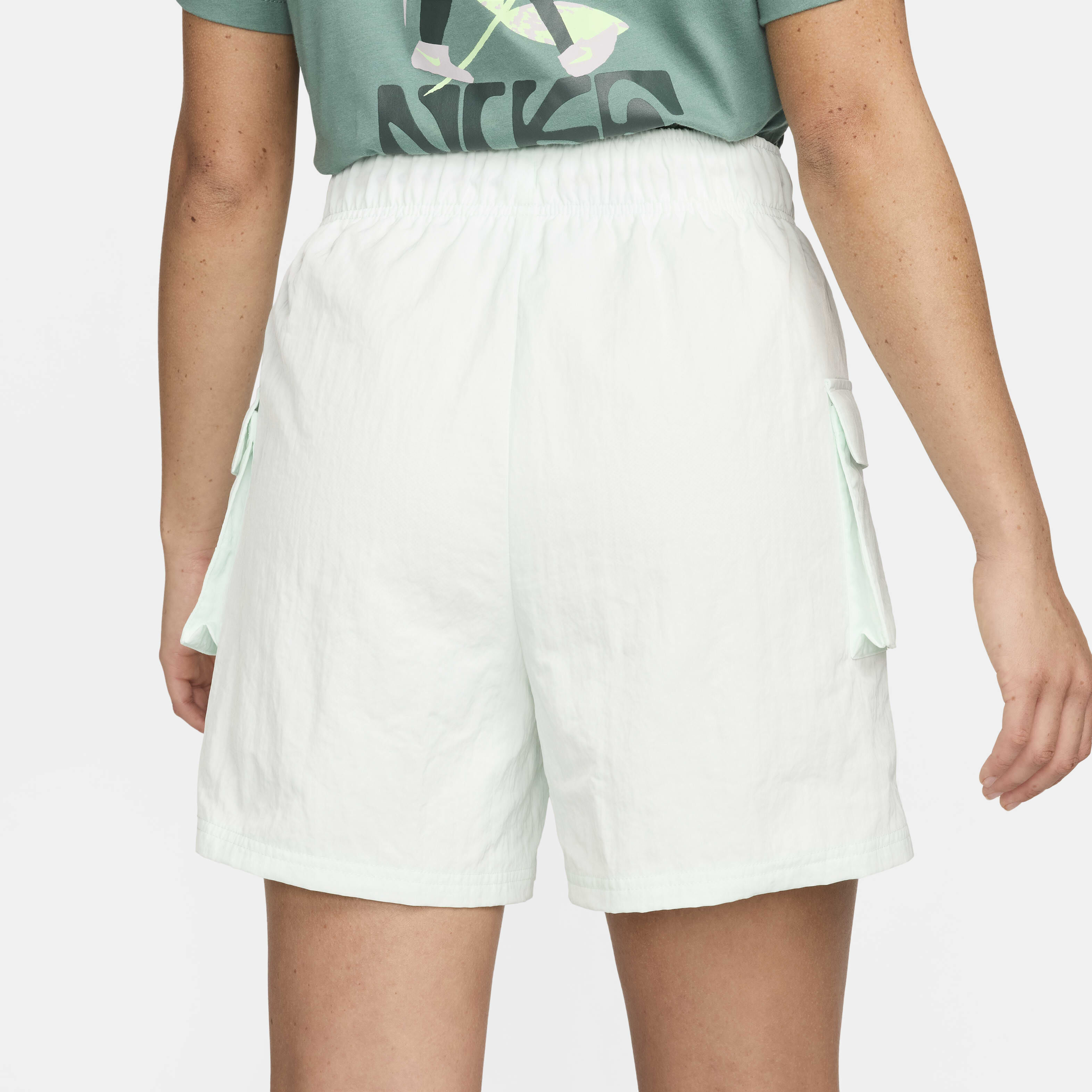 Nike Sportswear Essential image number 2