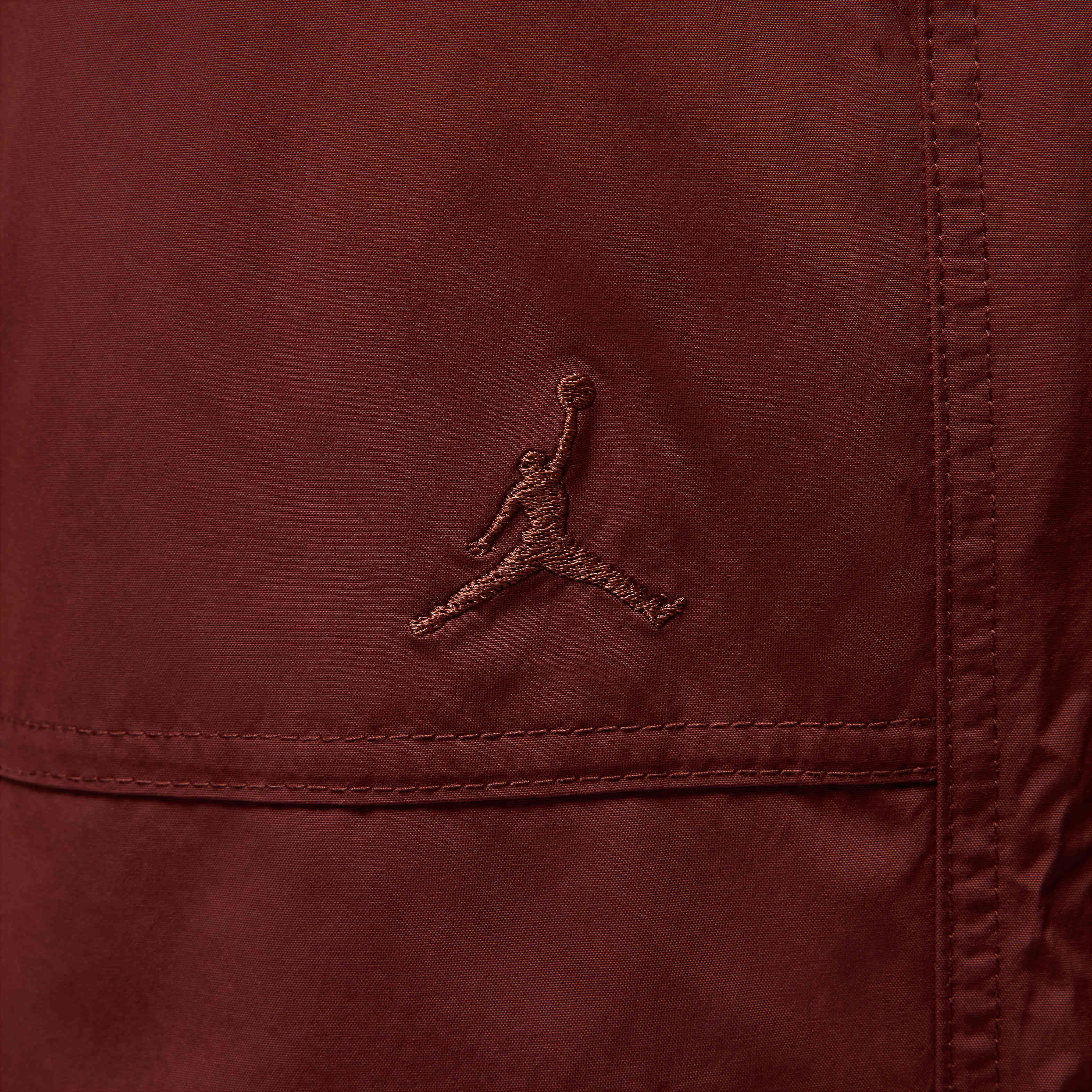 Jordan Essentials image number 4
