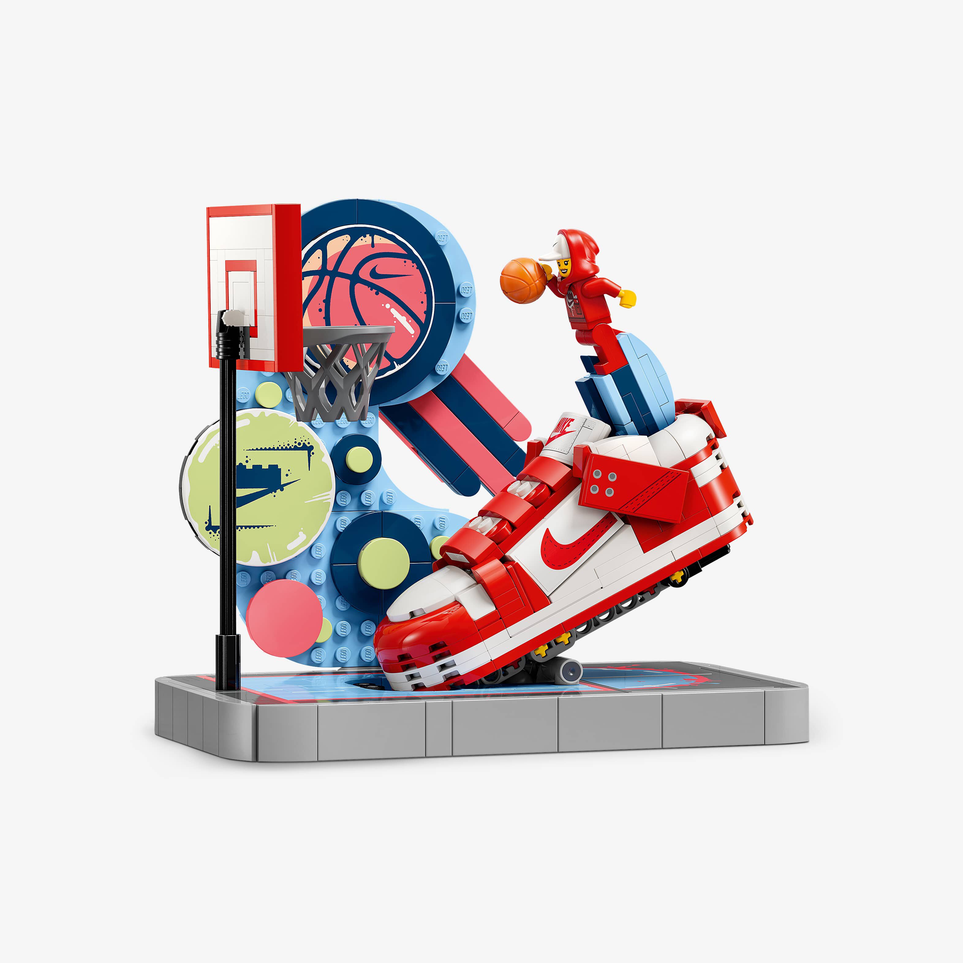 تشكيلة نايكي دانك تريكشوت x ليغو image number 0