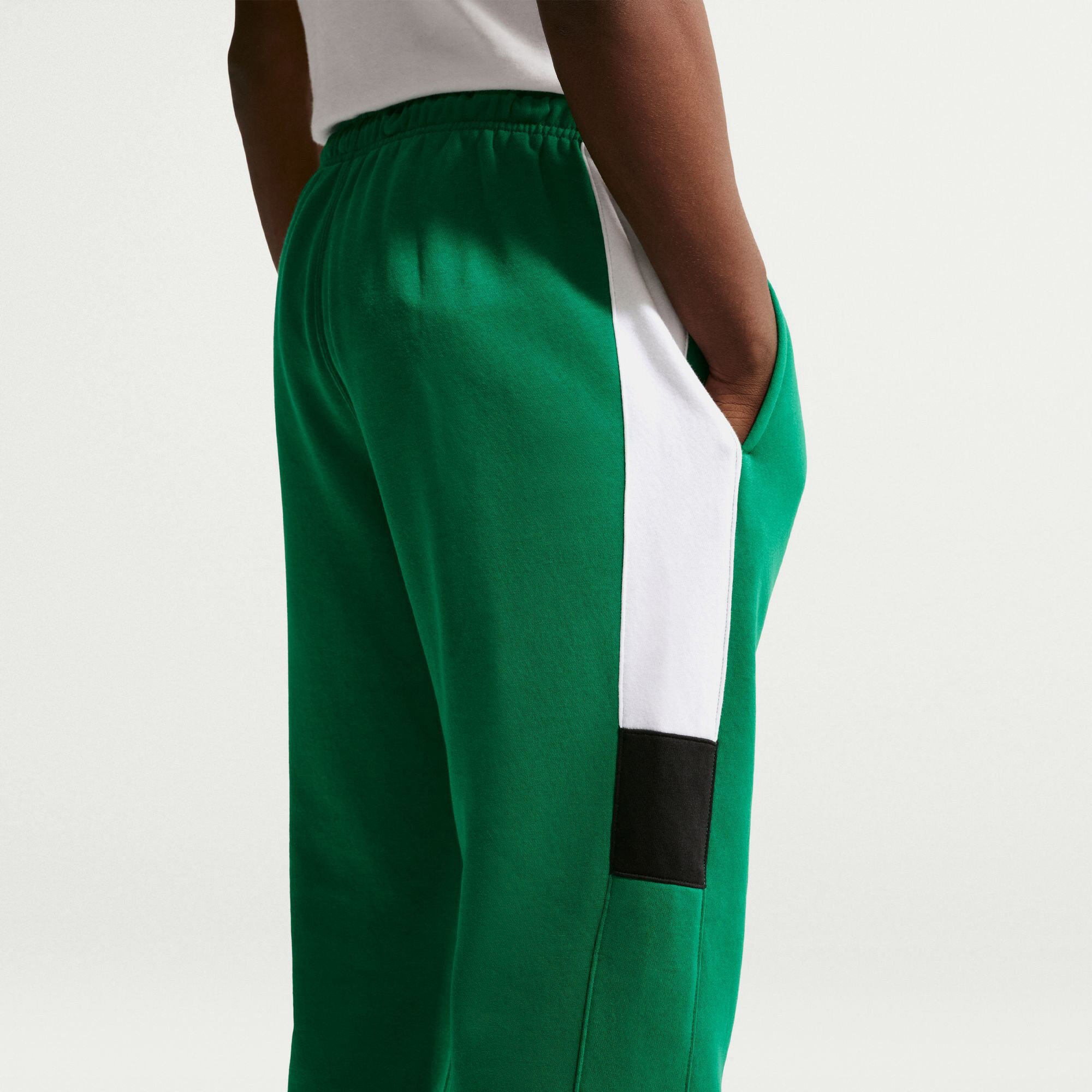 Nike Sportswear Club image number 5
