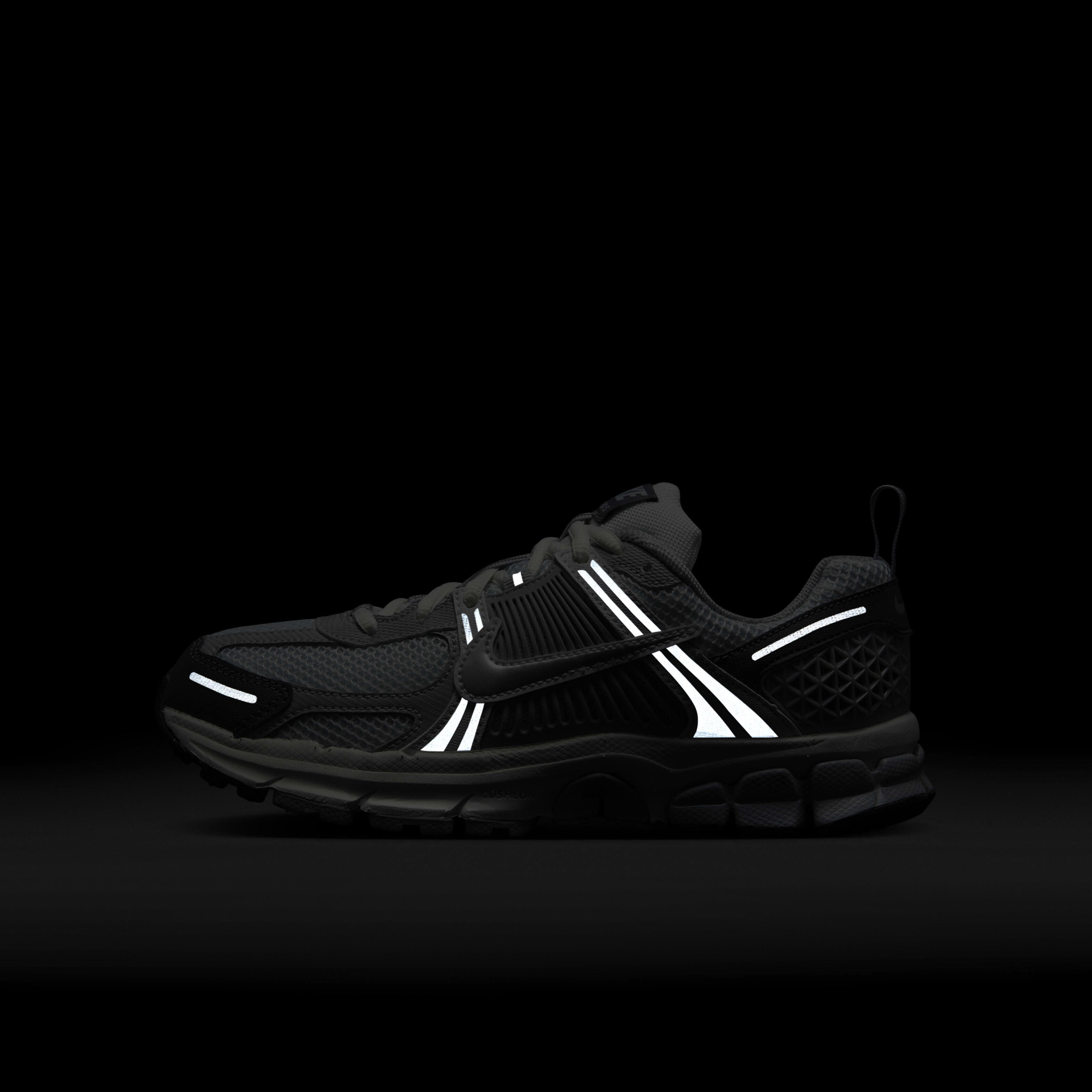 Buy Nike Vomero 5 Older Kids' Shoes with Reflective Design