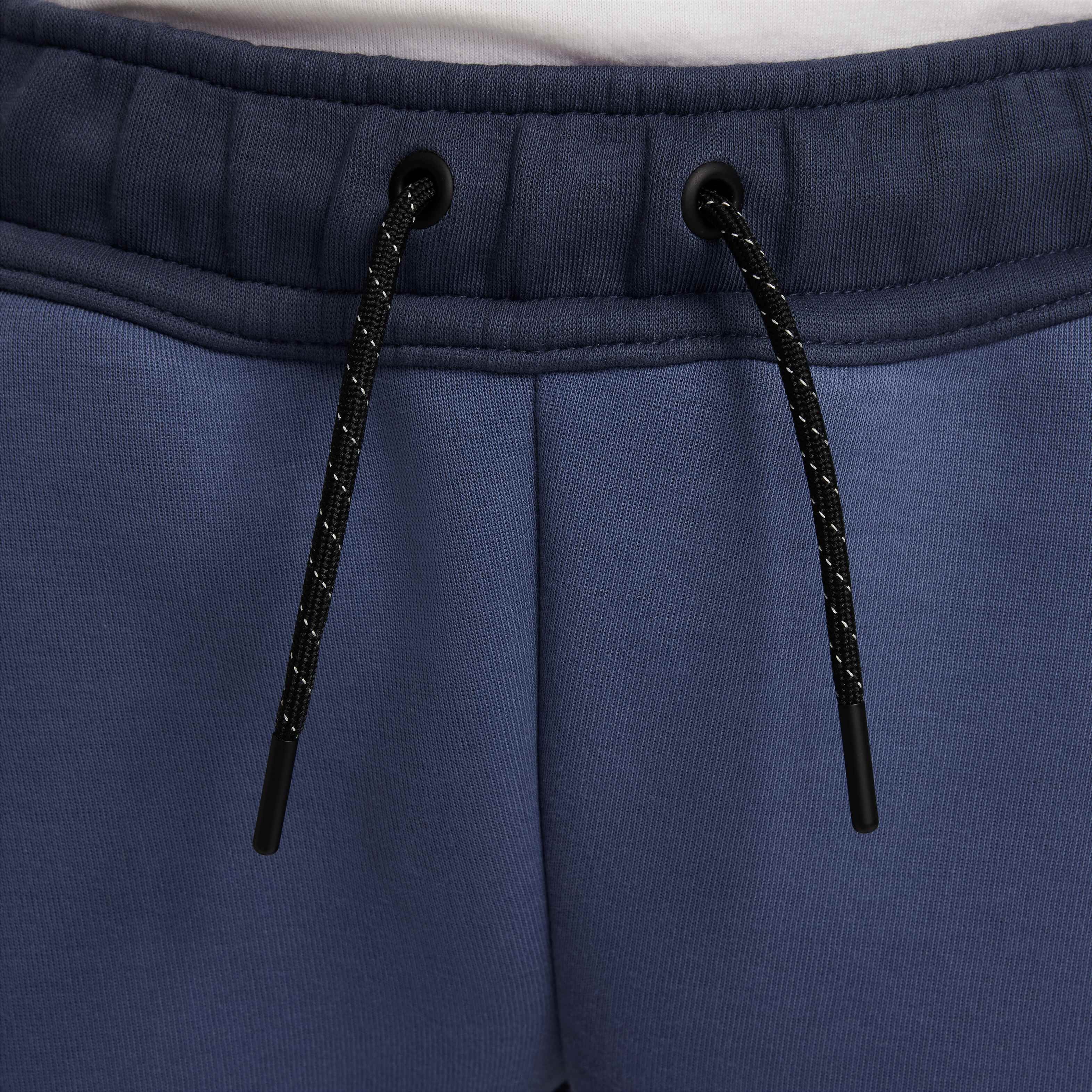 Nike Sportswear Tech Fleece image number 2
