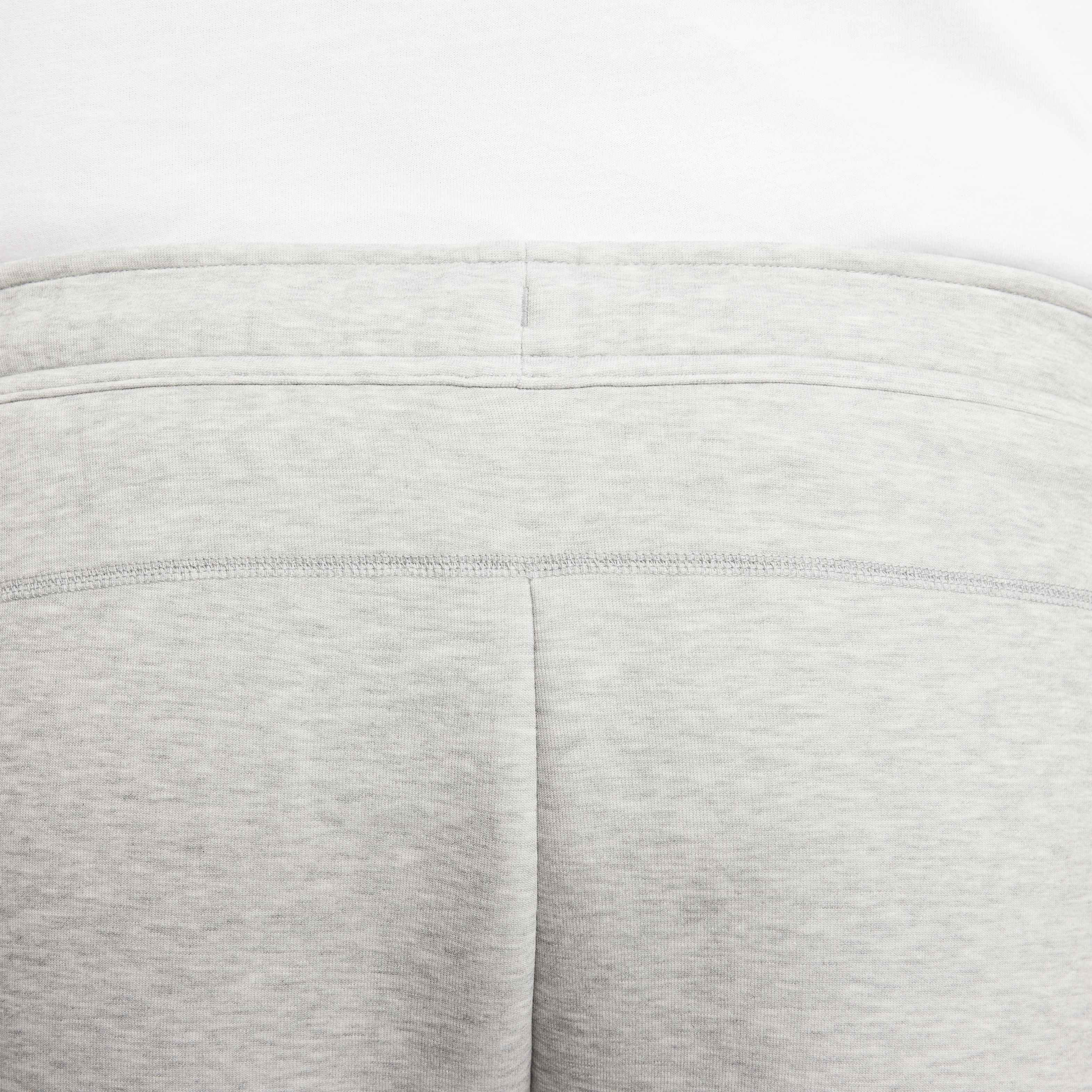 Nike Sportswear Tech Fleece image number 18