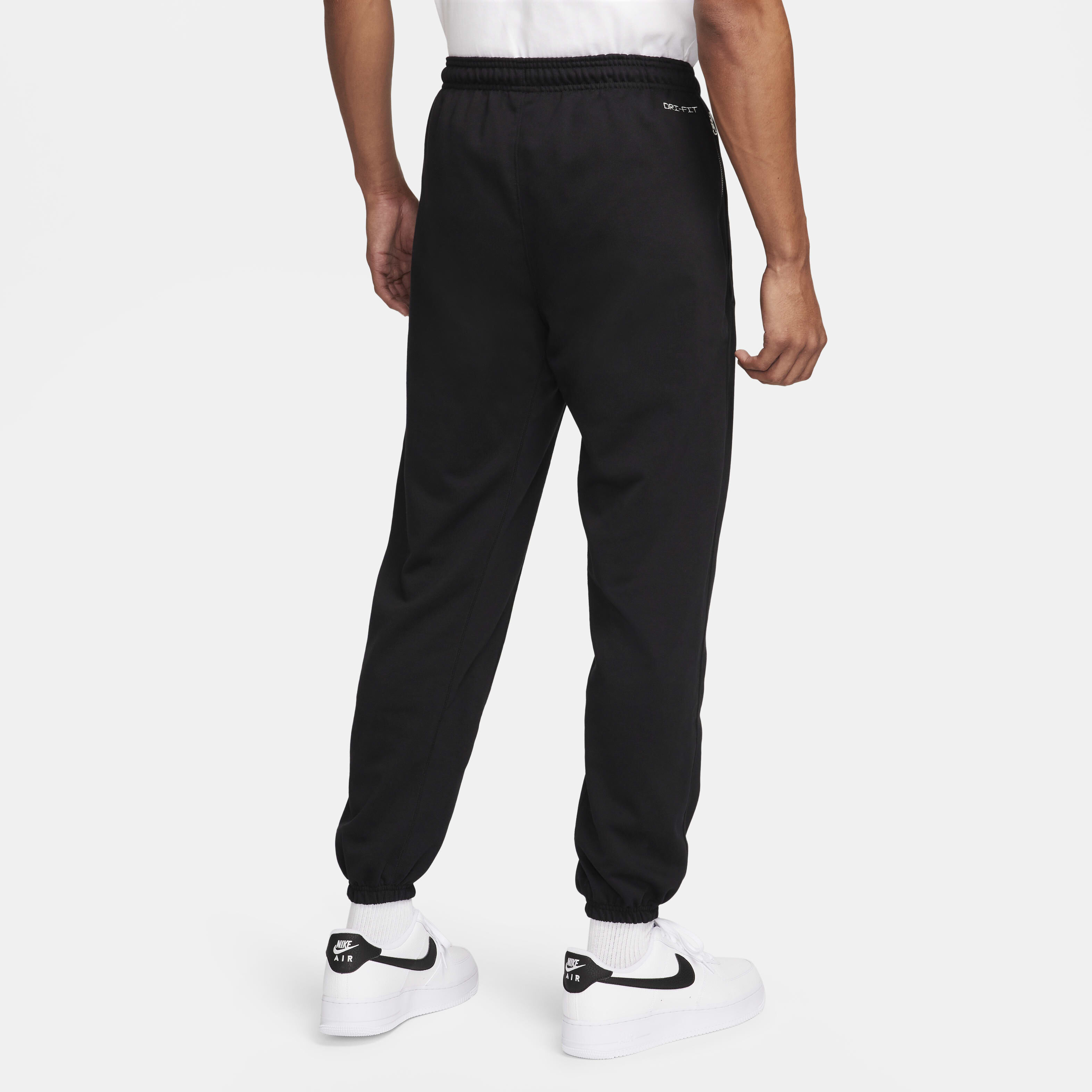 Nike Standard Issue image number 1