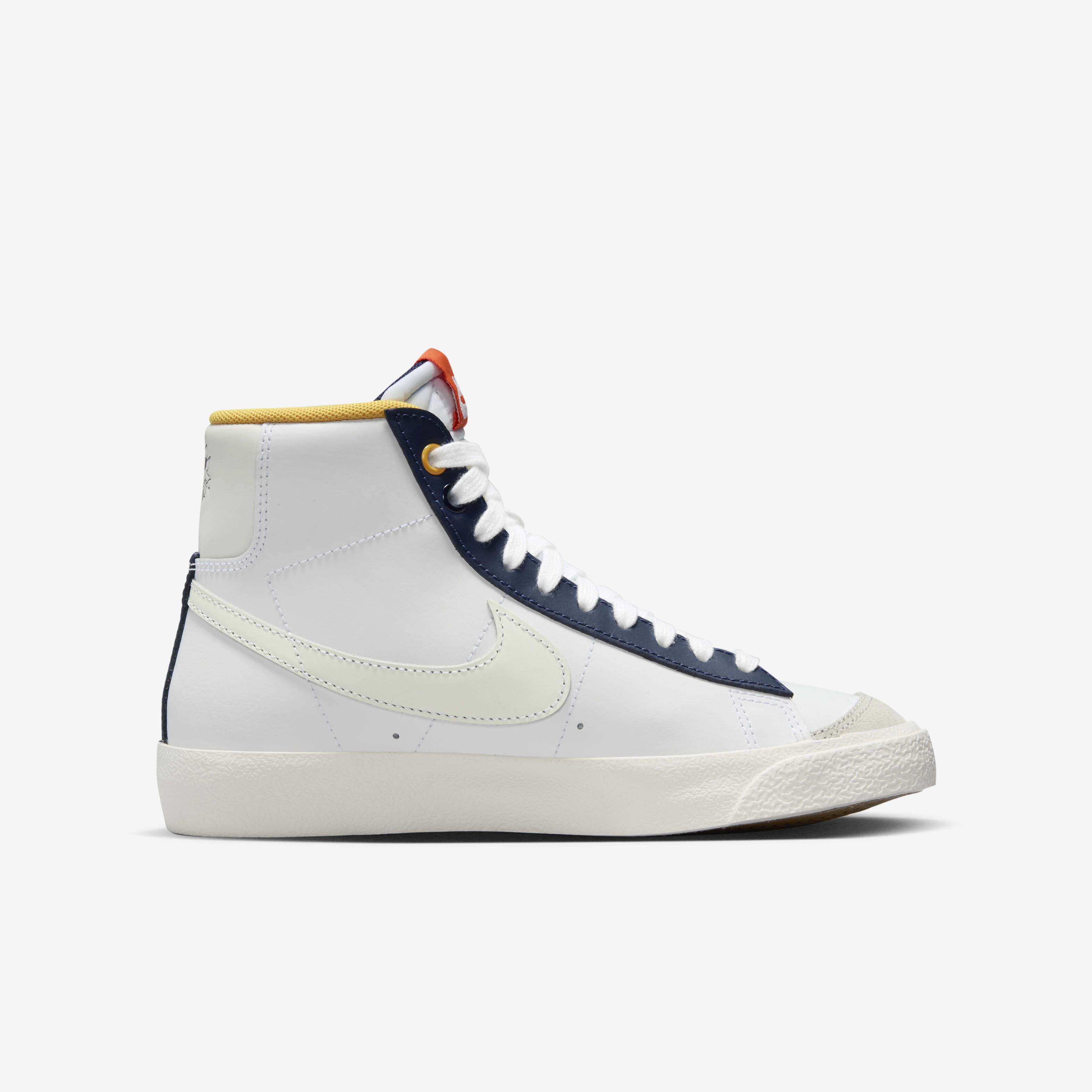 Nike Blazer Mid '77 image number 2