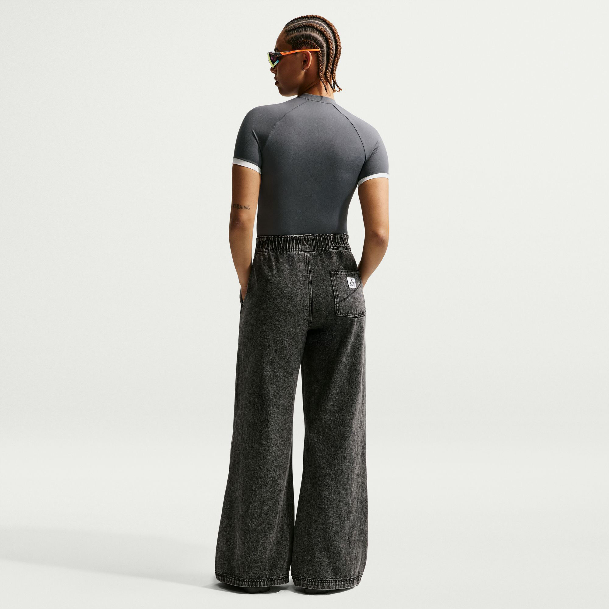 نايكي سبورتسوير image number 1