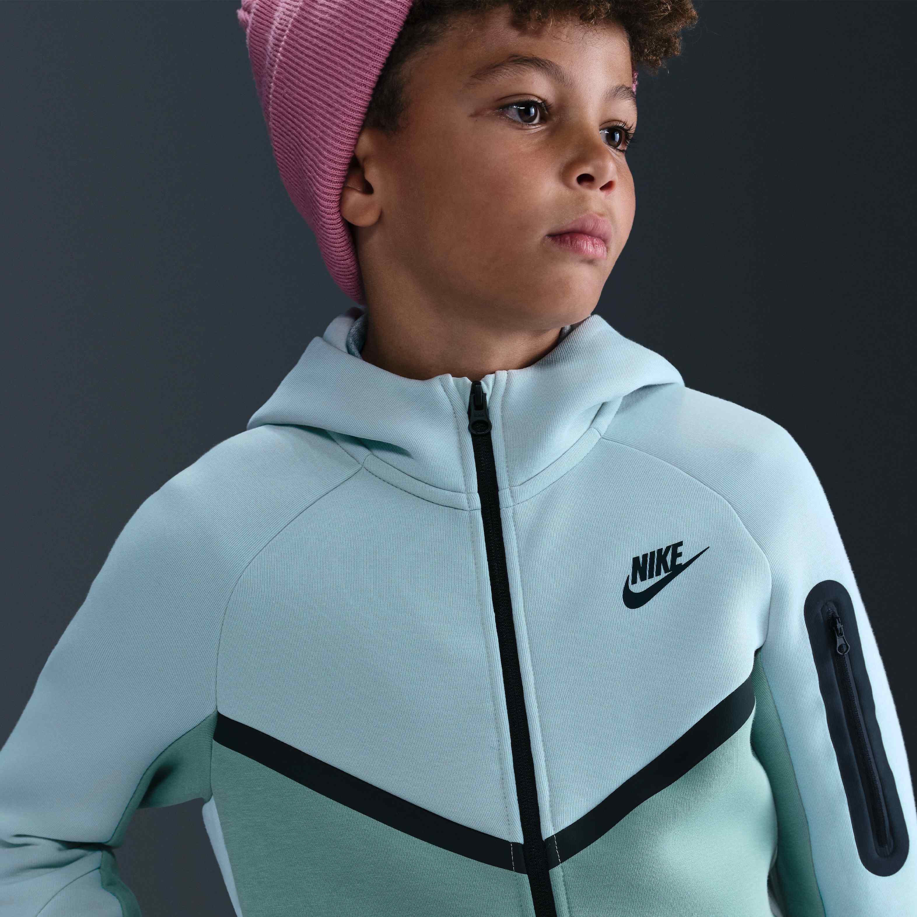 Nike Sportswear Tech Fleece image number 2