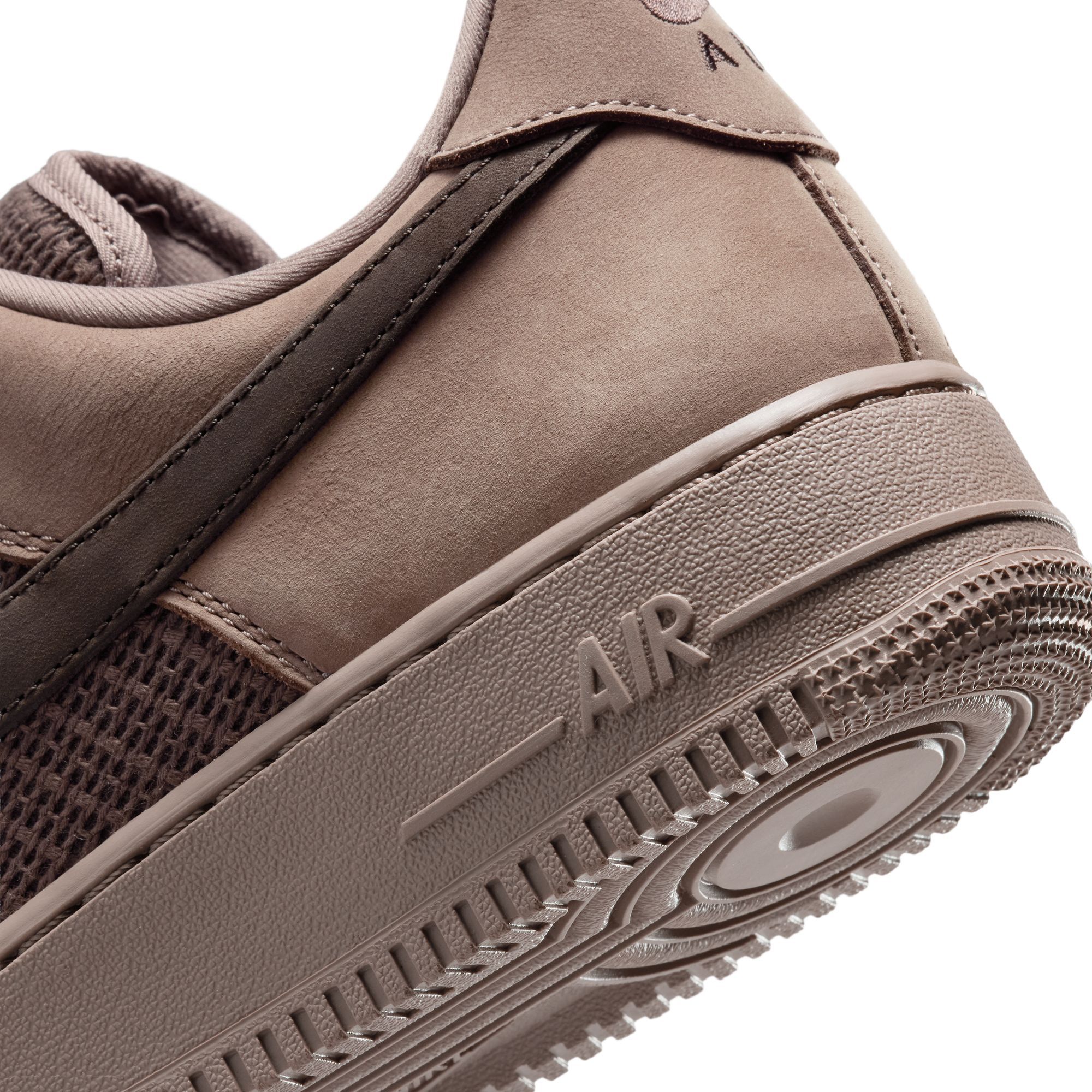 Nike Air Force 1 '07 LV8 image number 10