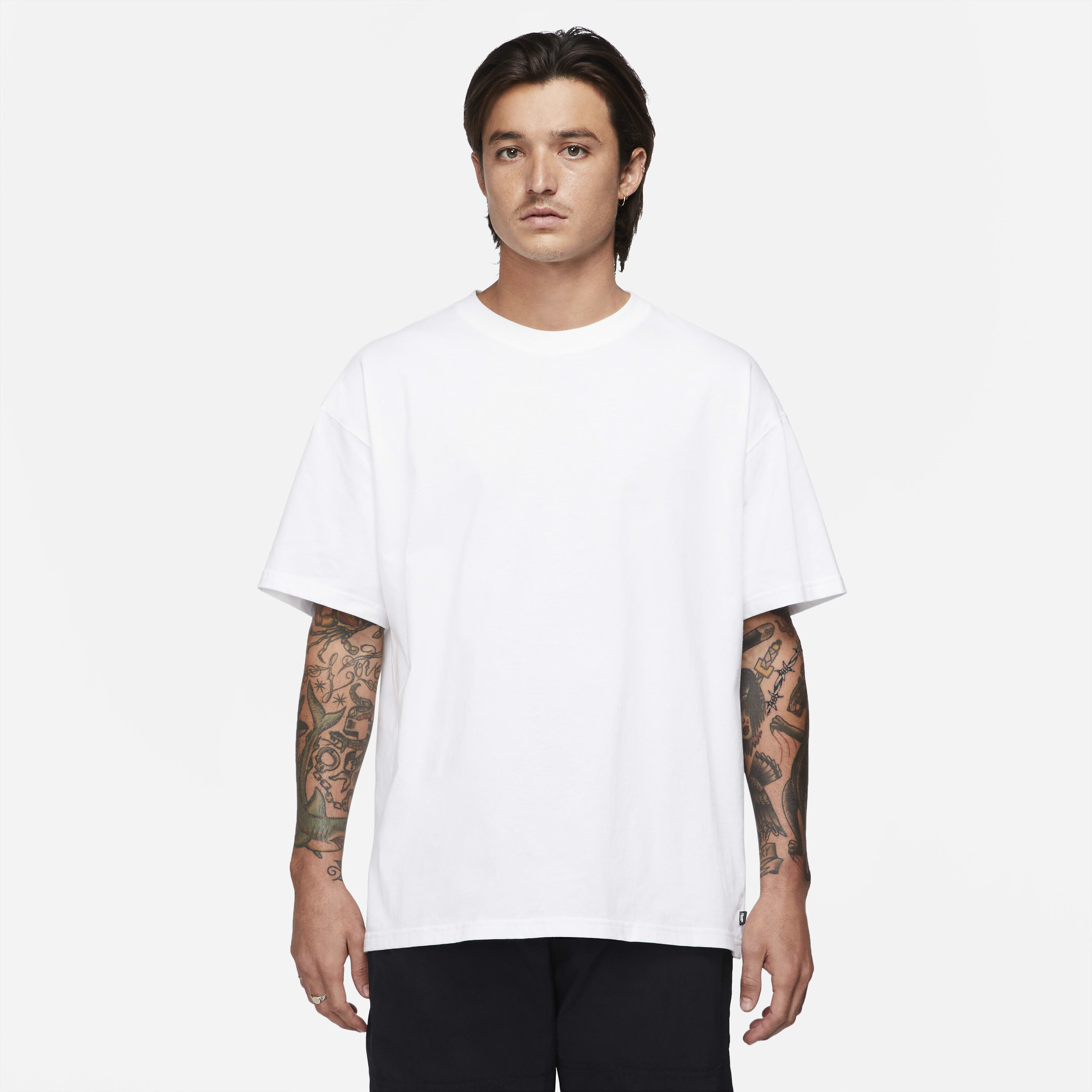 Buy Nike SB Skate T-Shirt - White | Nike UAE Official