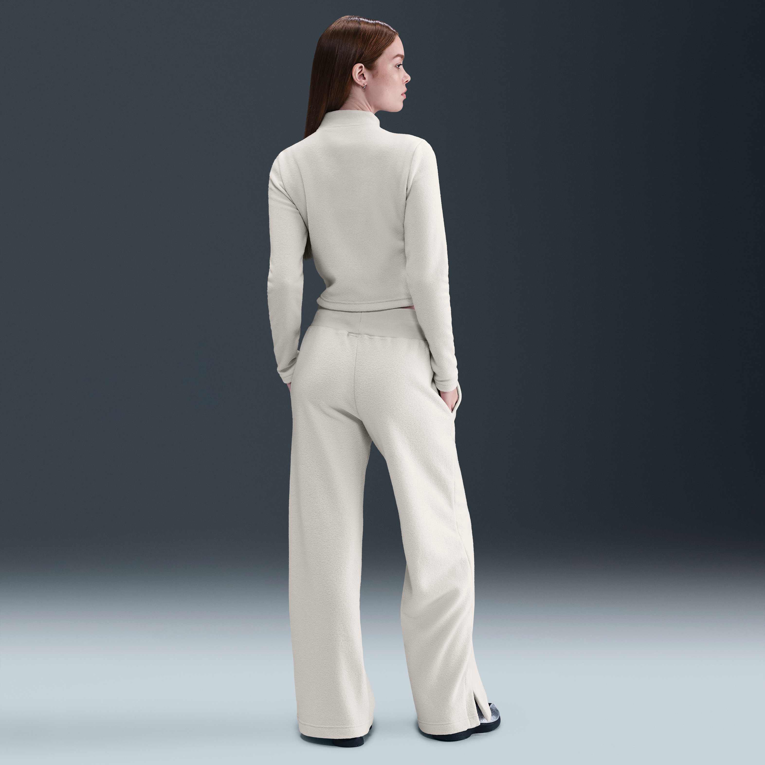 نايكي سبورتسوير فينكس بلش image number 4