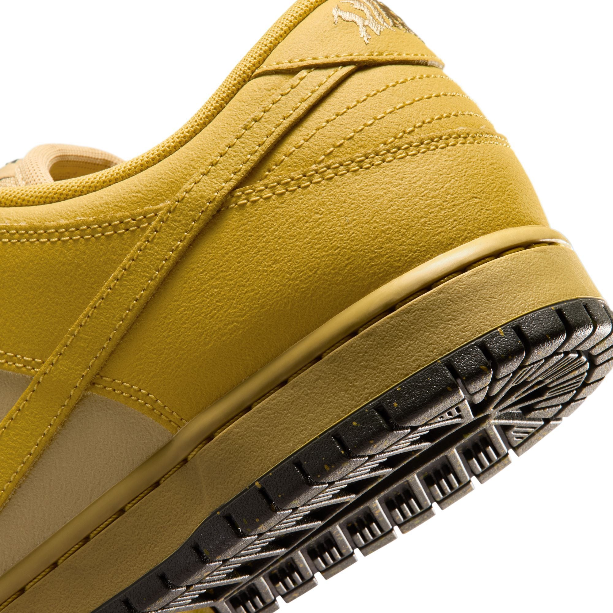 Nike SB Dunk Low Pro image number 10
