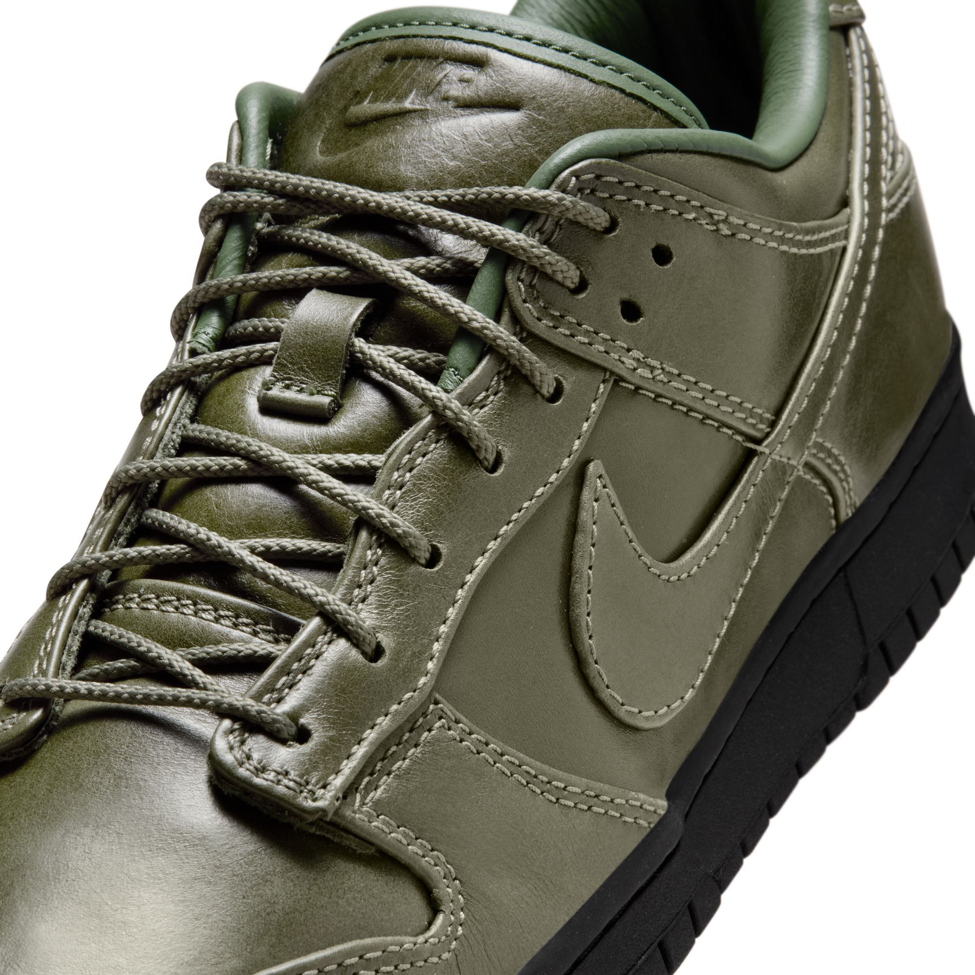 Nike Dunk Low Retro Premium image number 8