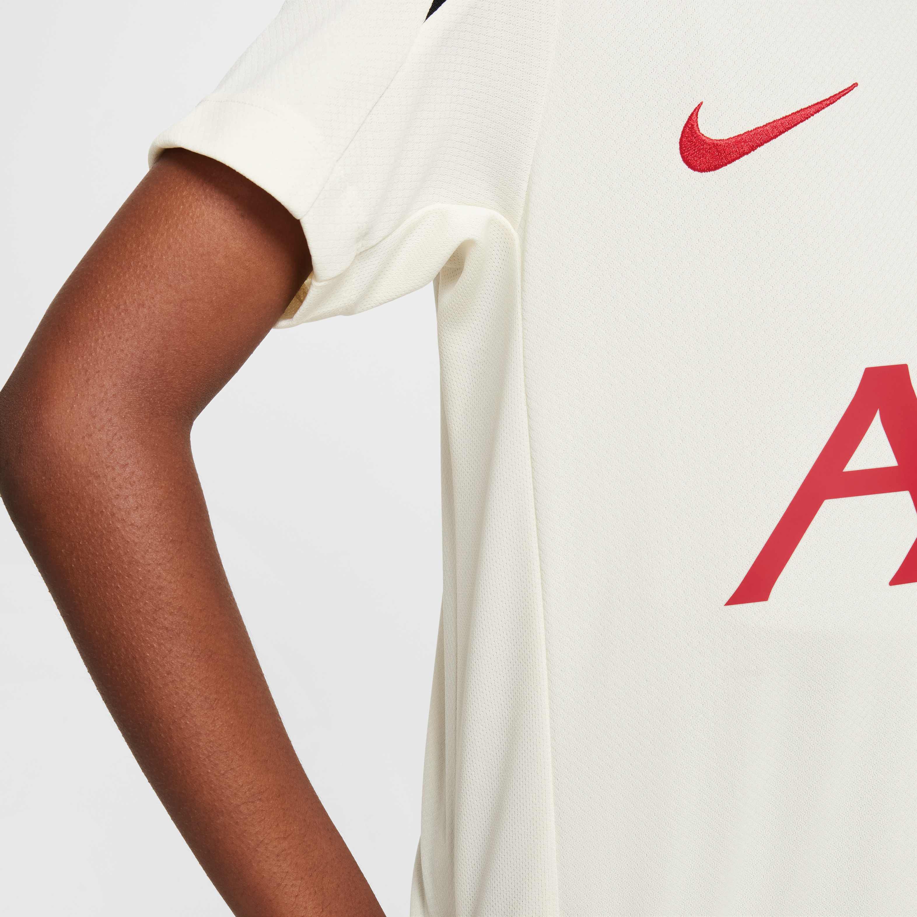 Liverpool F.C. Strike Special Edition image number 5