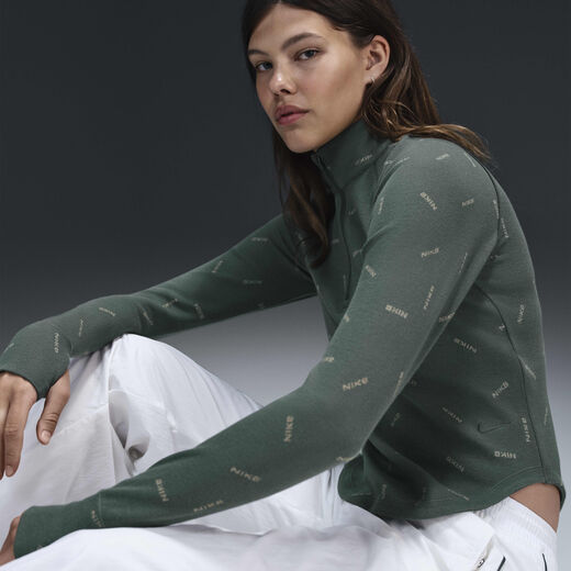 نايكي سبورتسوير كوليكشن