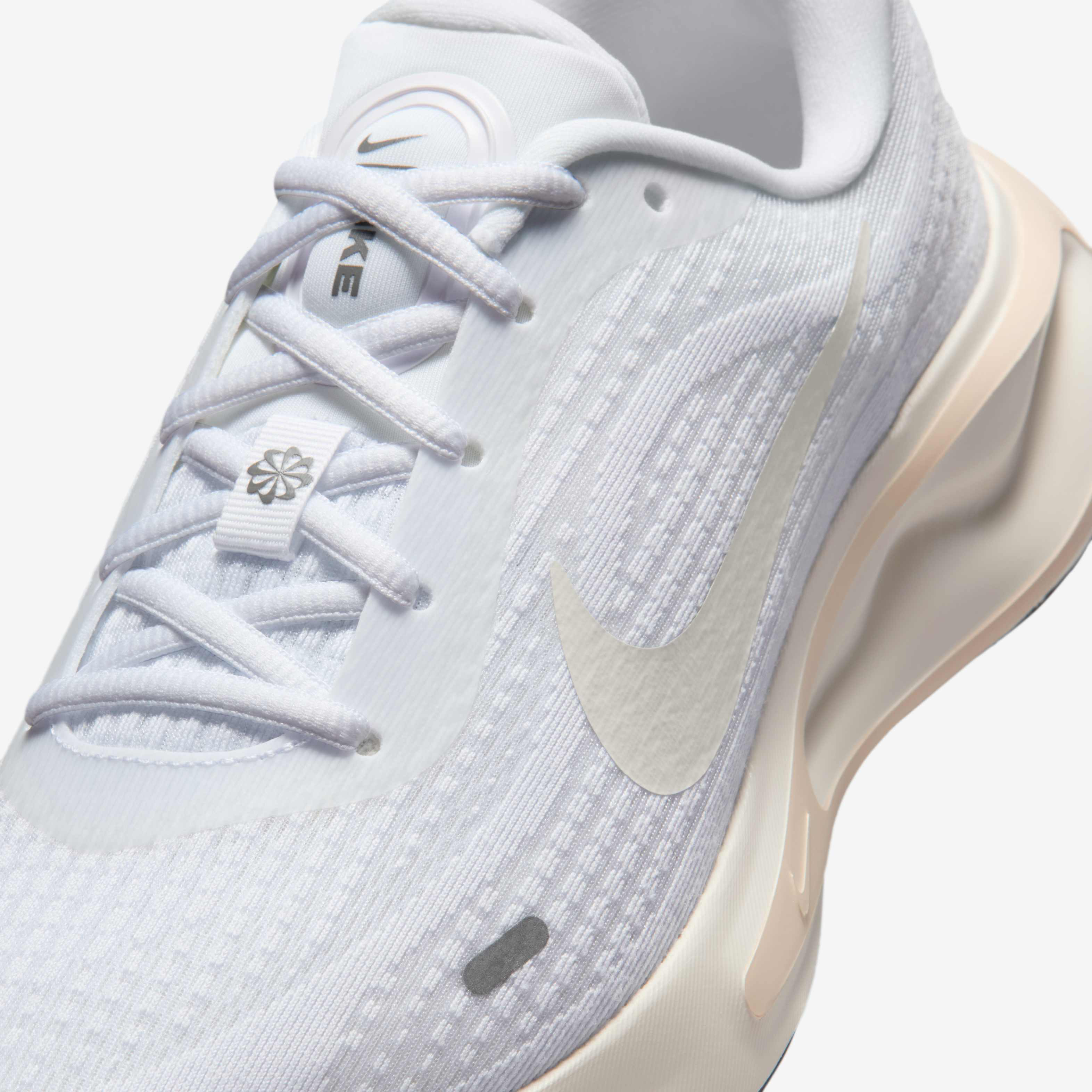 Nike Journey Run image number 6