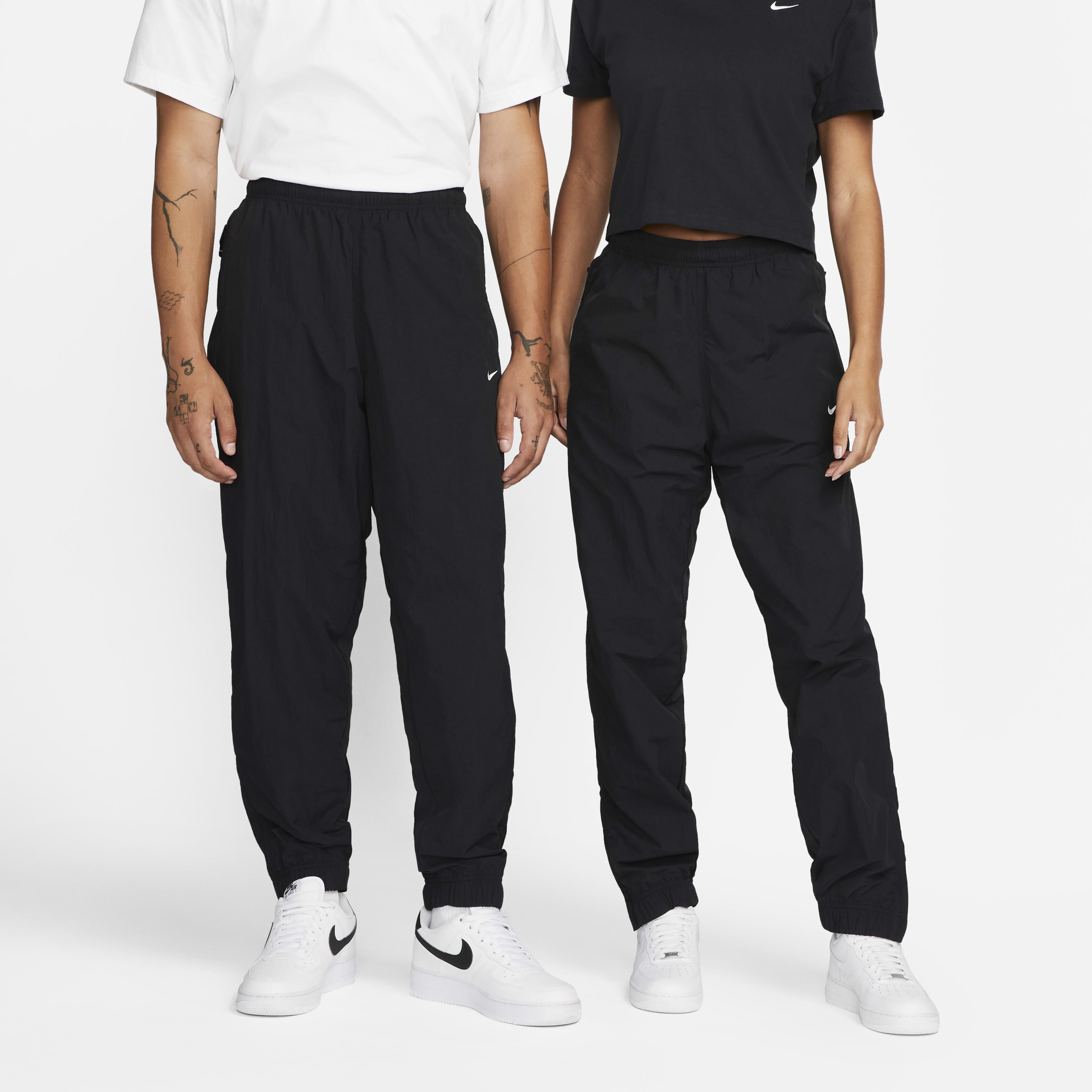 Shop Nike Men s Tracksuits Online in UAE Nike Male Tracksuits Set