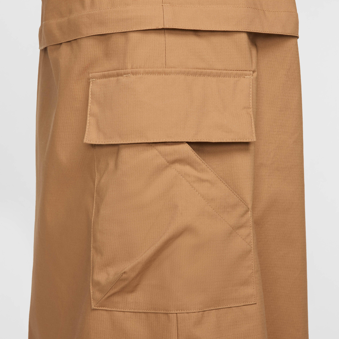 Nike Sportswear Essential image number 4 Nike Sportswear Essential image number 4