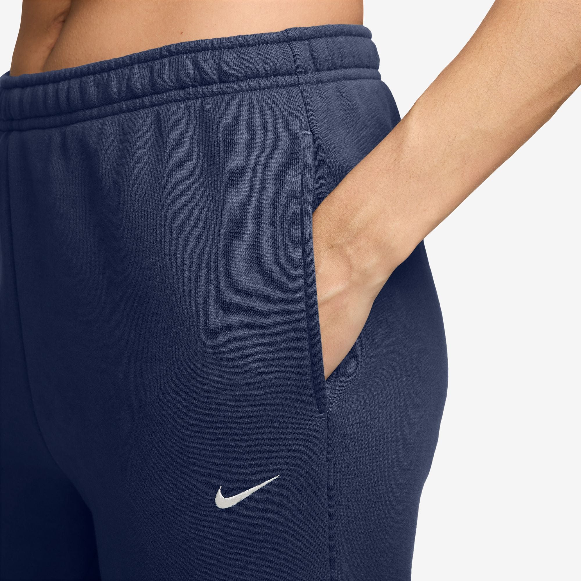 Nike Studio Fleece Medium Weight image number 2
