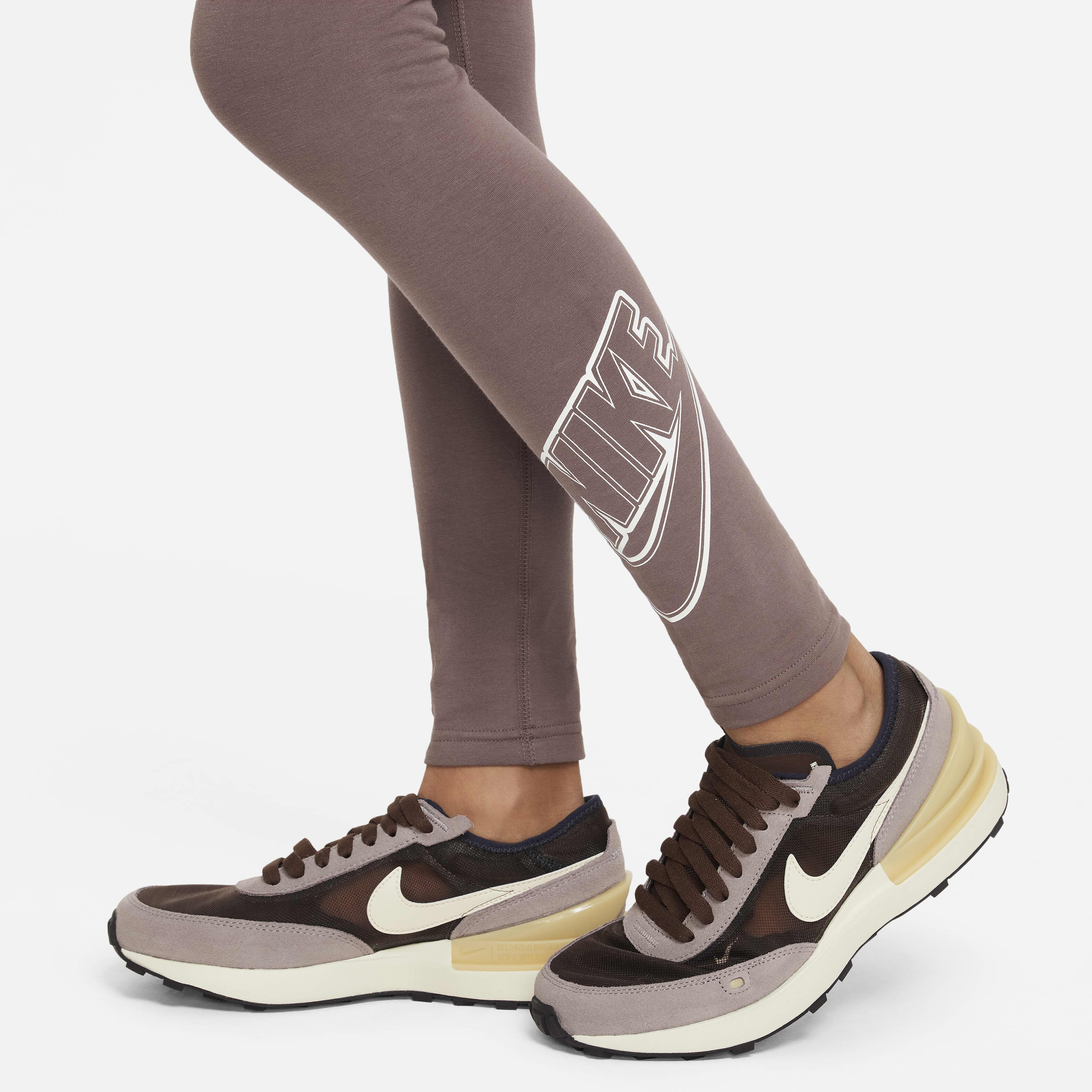 Nike Sportswear Favourites image number 2