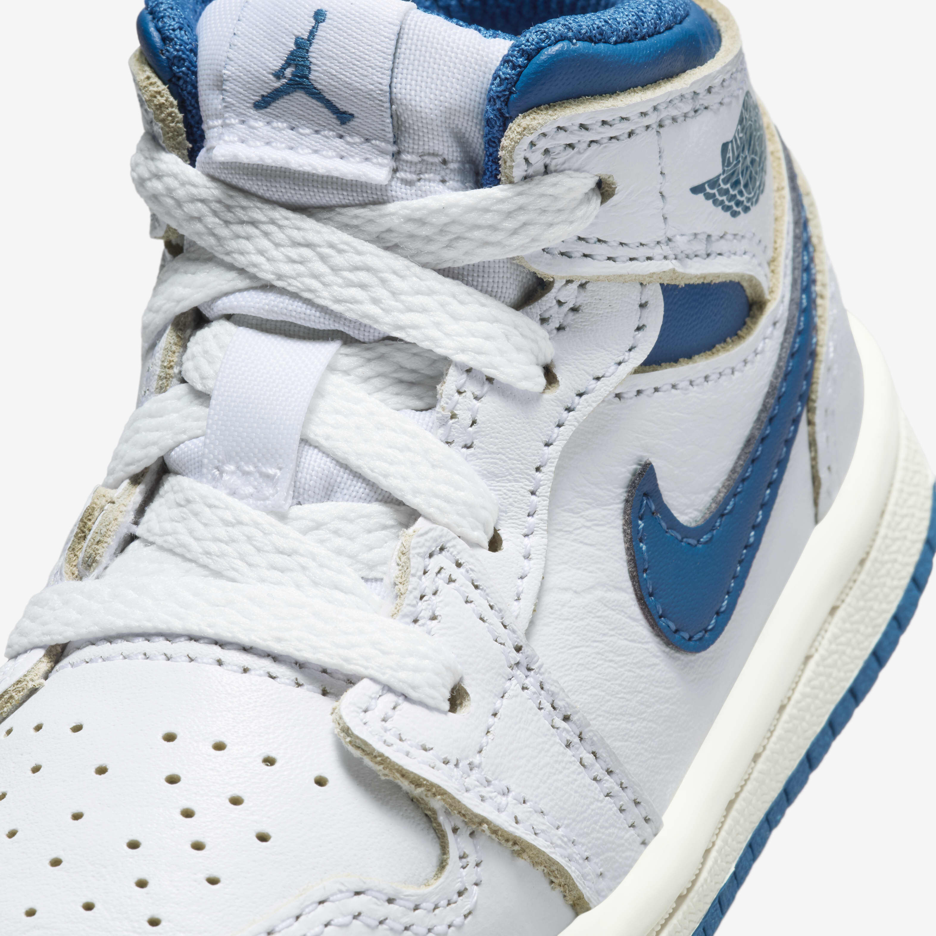 Jordan 1 Mid SE image number 6