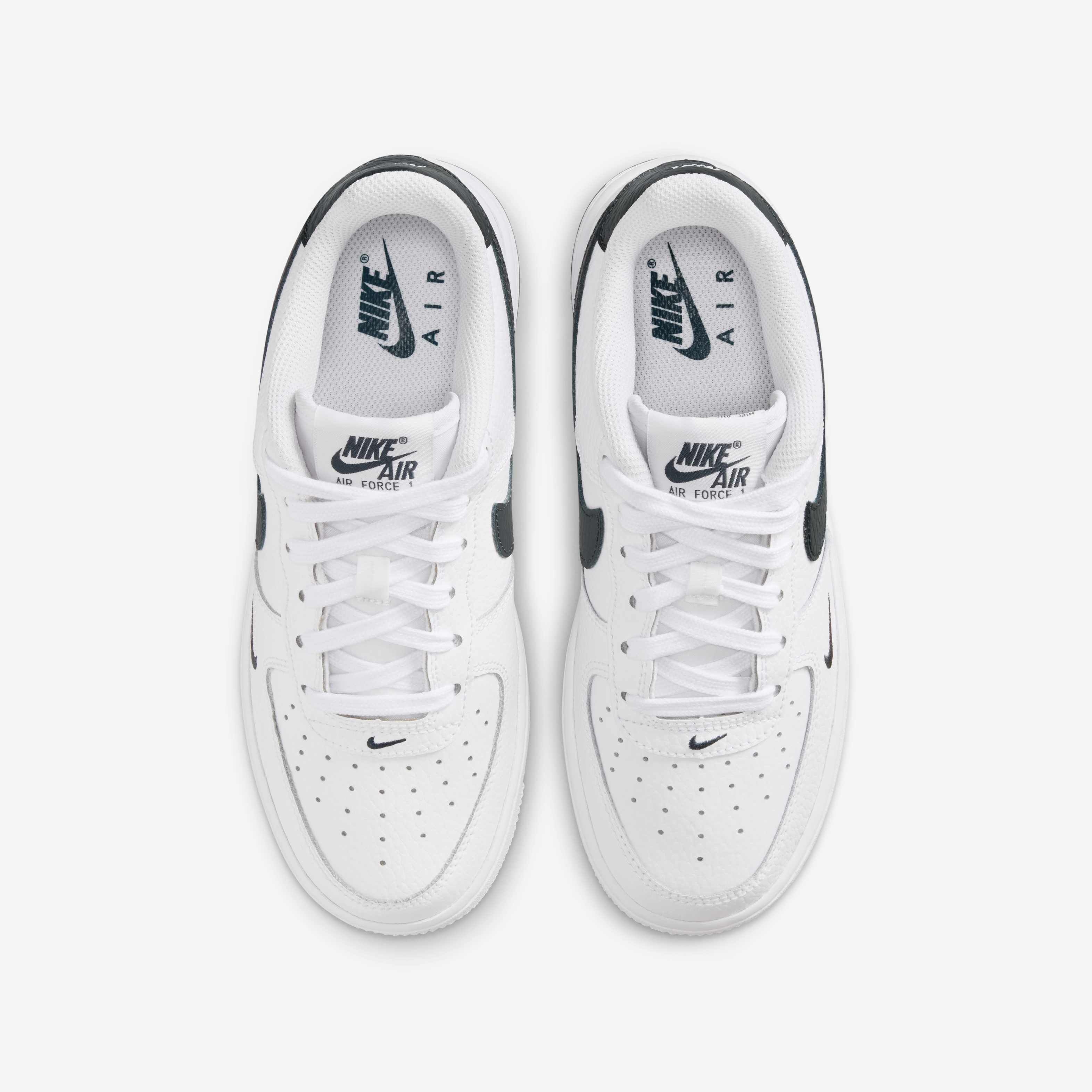 Nike Air Force 1 image number 3