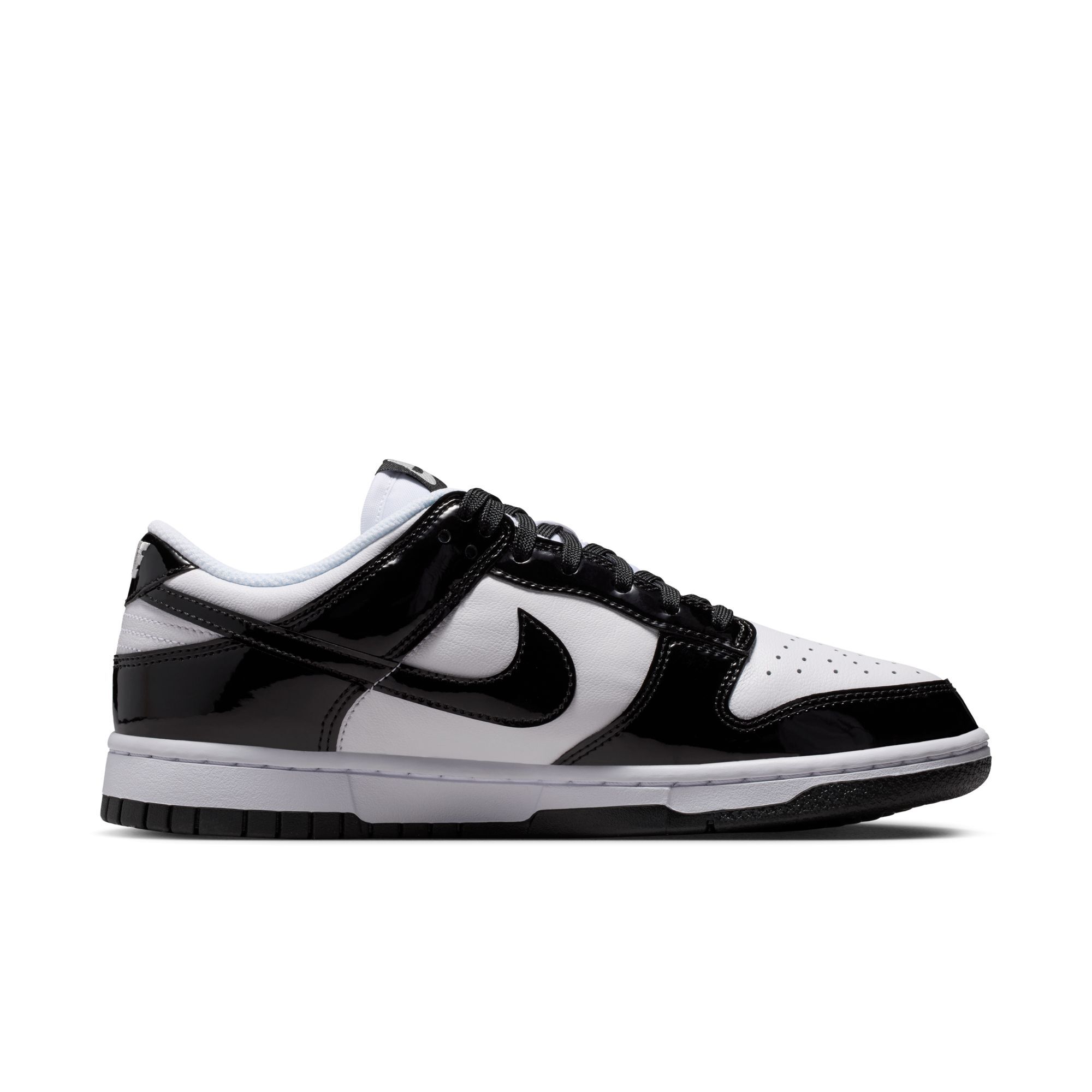Nike Dunk Low SE Patent Leather image number 6