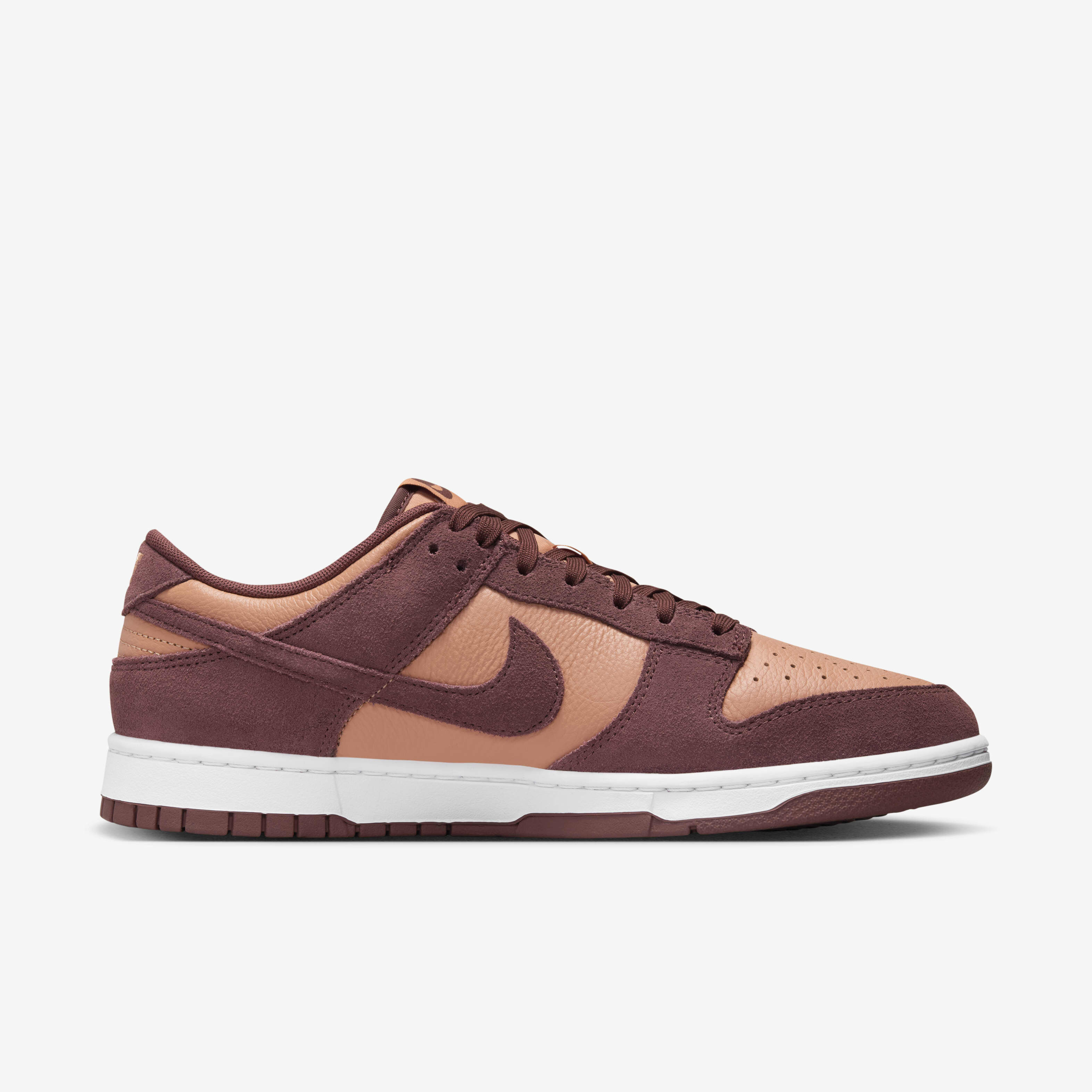 Nike Dunk Low Retro SE Leather/Suede image number 2