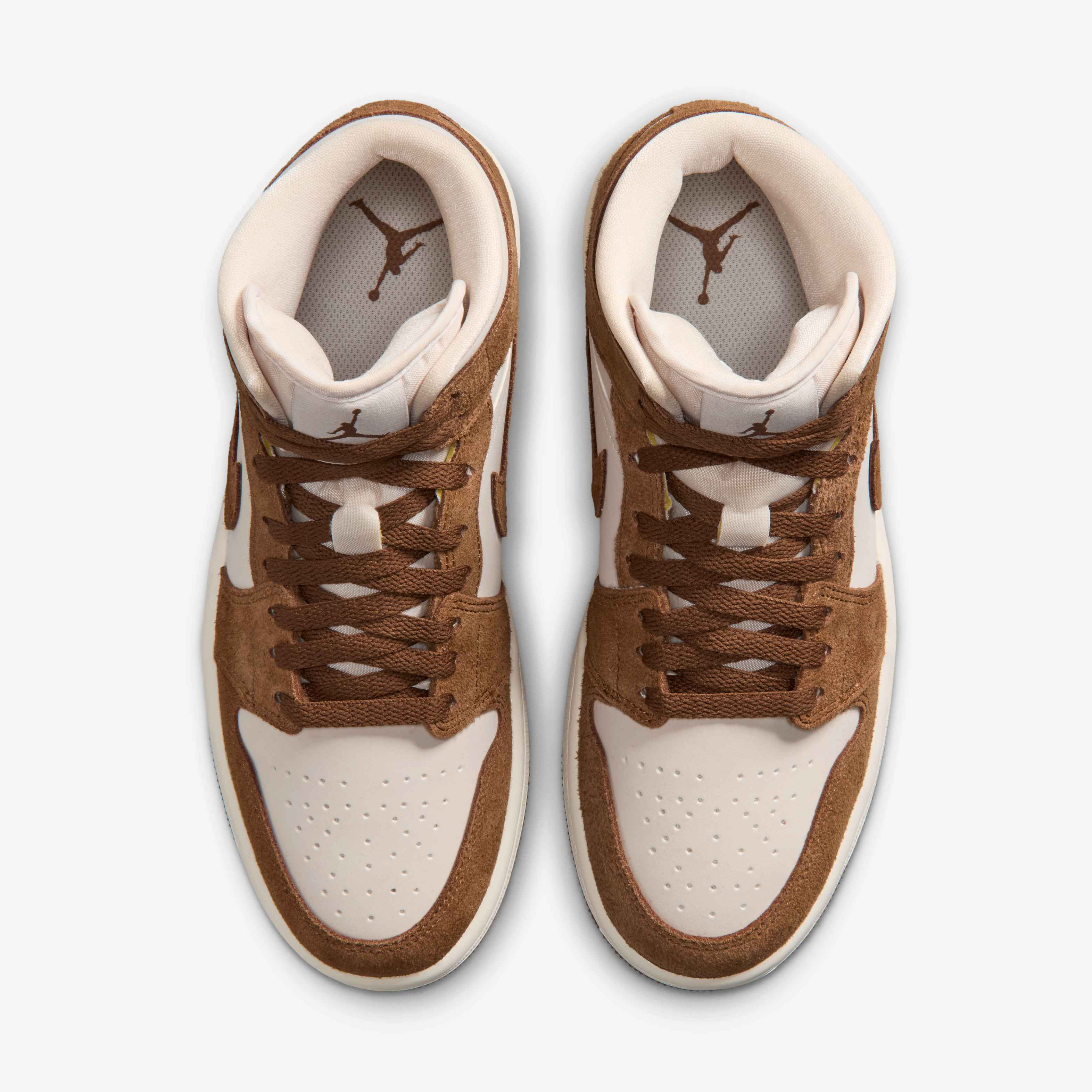 Air Jordan 1 Mid image number 3