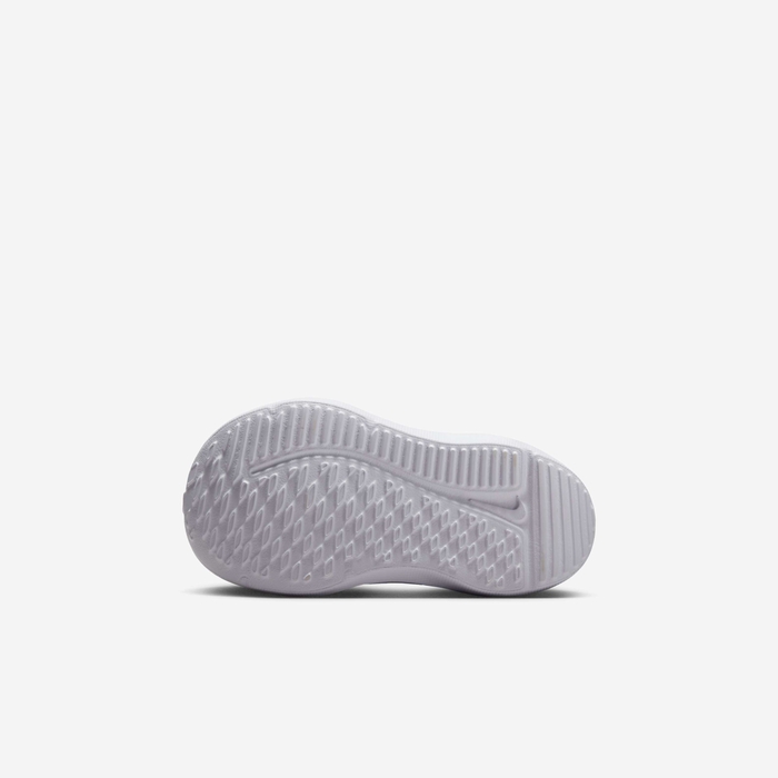 Nike Cosmic Runner image number 1 Nike Cosmic Runner image number 1