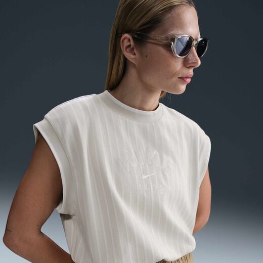 نايكي سبورتسوير كوليكشن