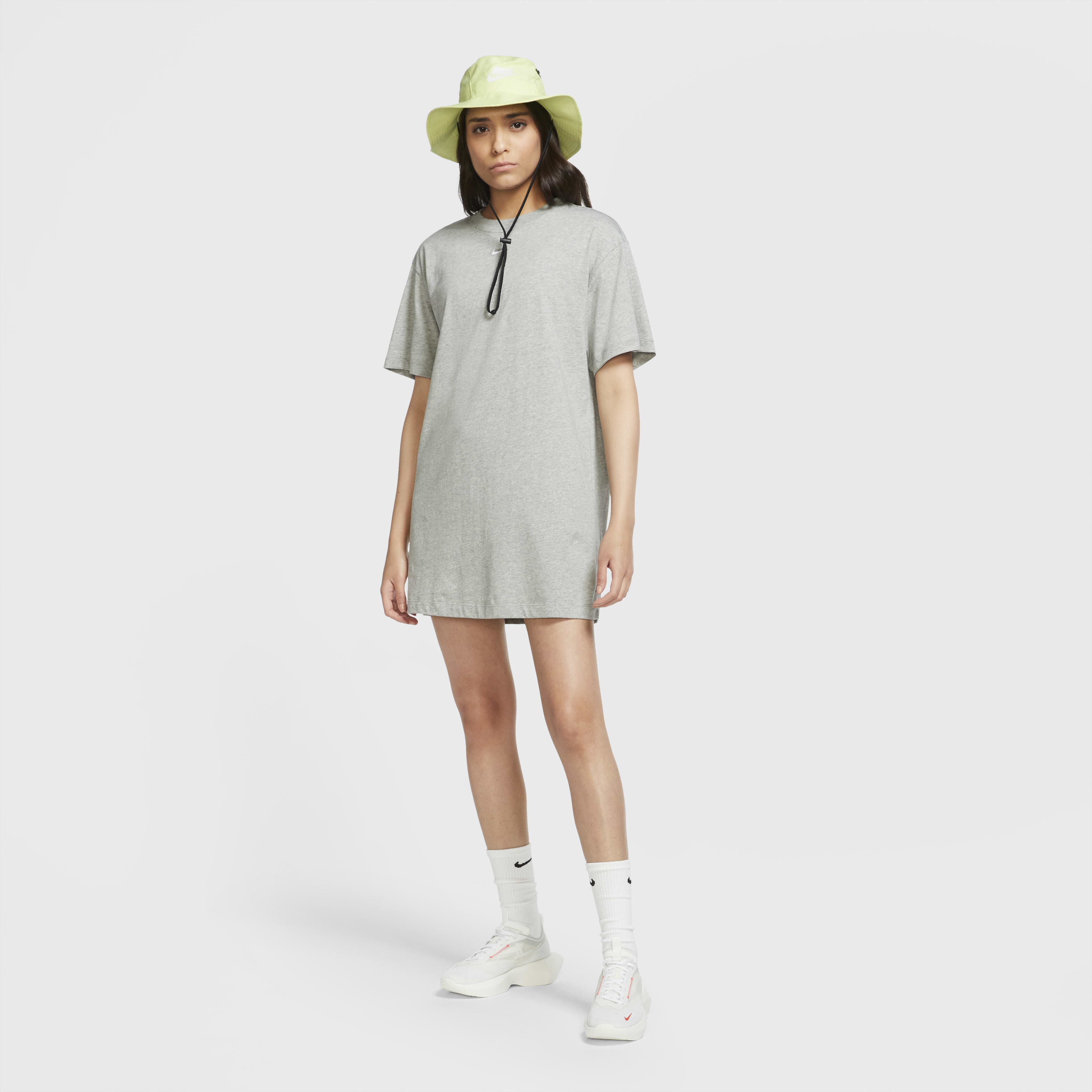 Nike Sportswear Essential image number 3