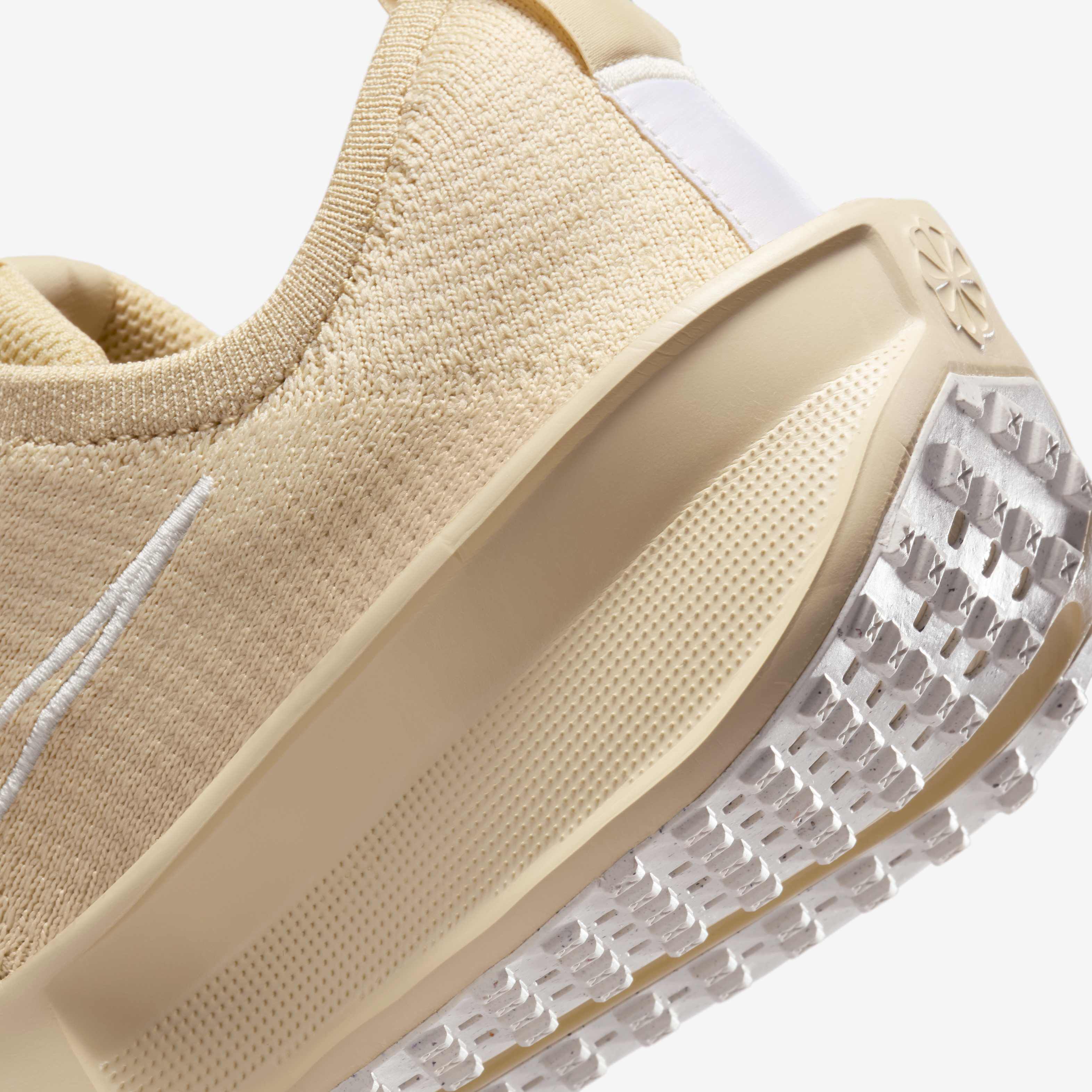 Nike Interact Run image number 7