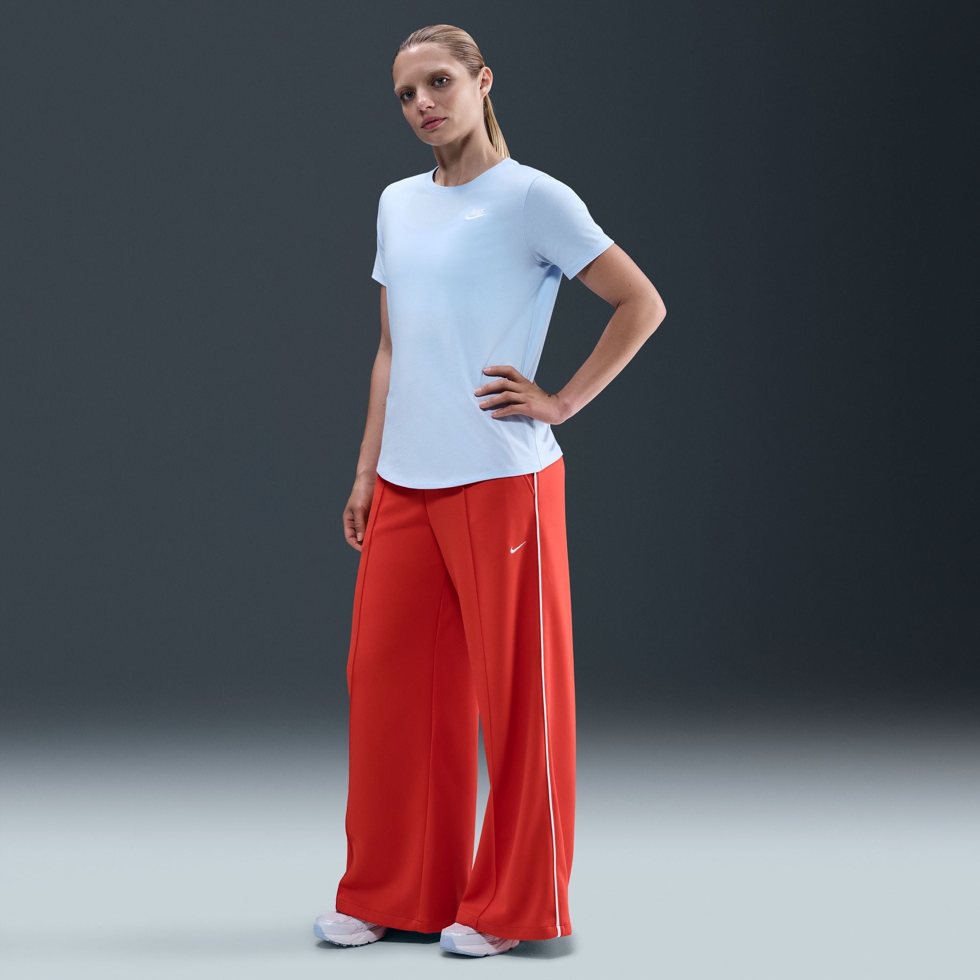 Nike Sportswear Club Essentials image number 0