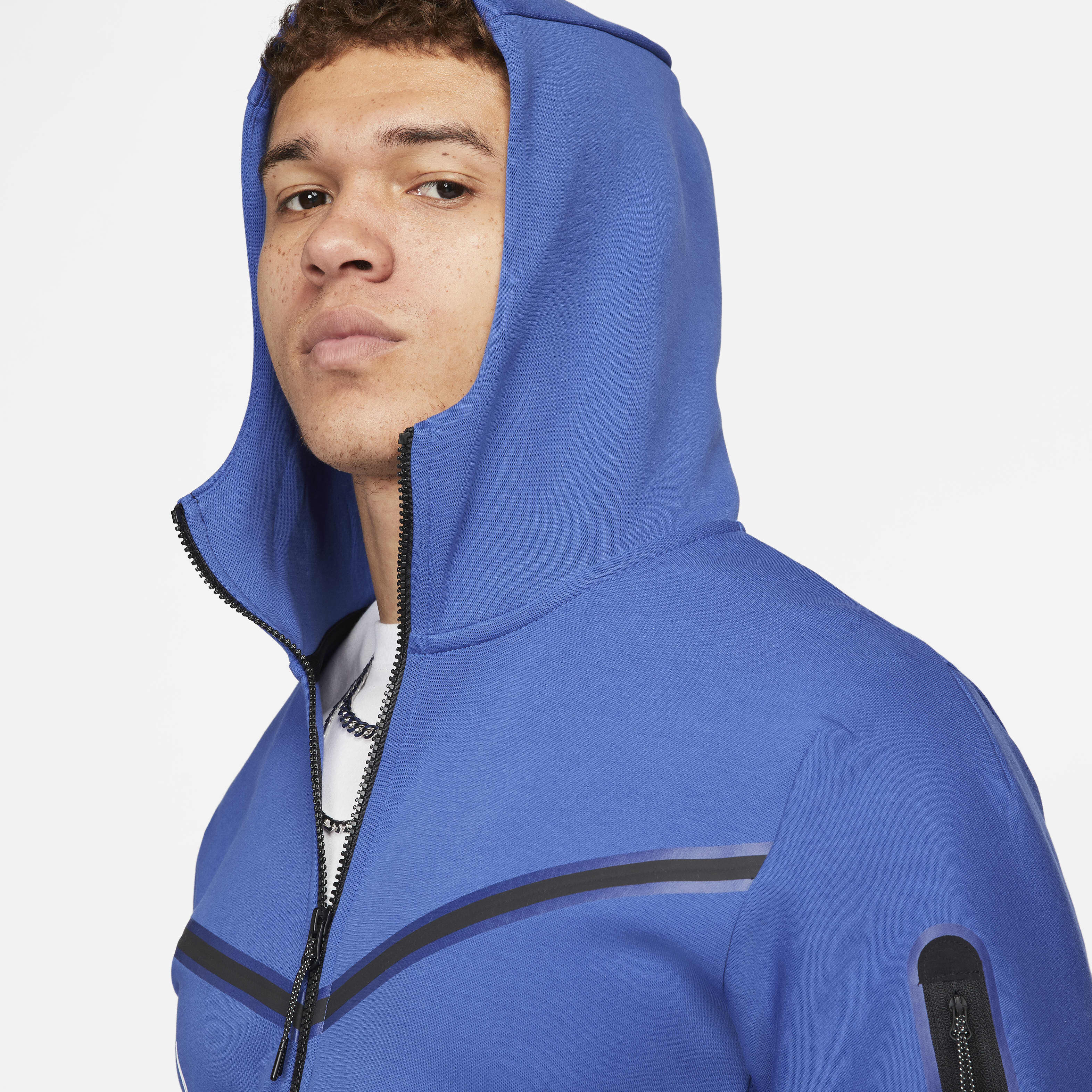 Nike Sportswear Tech Fleece image number 2