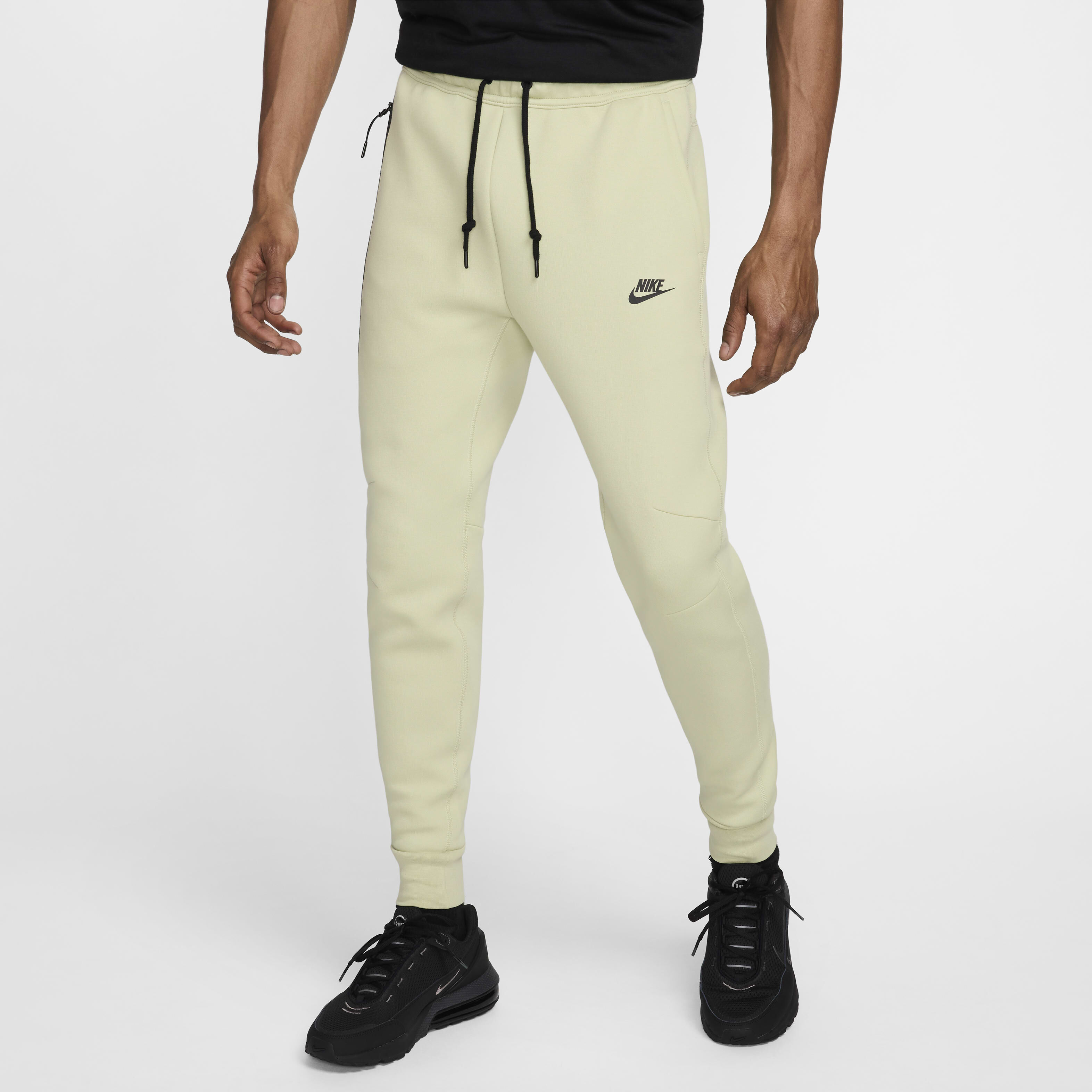Nike sweatpants slim fit outlet