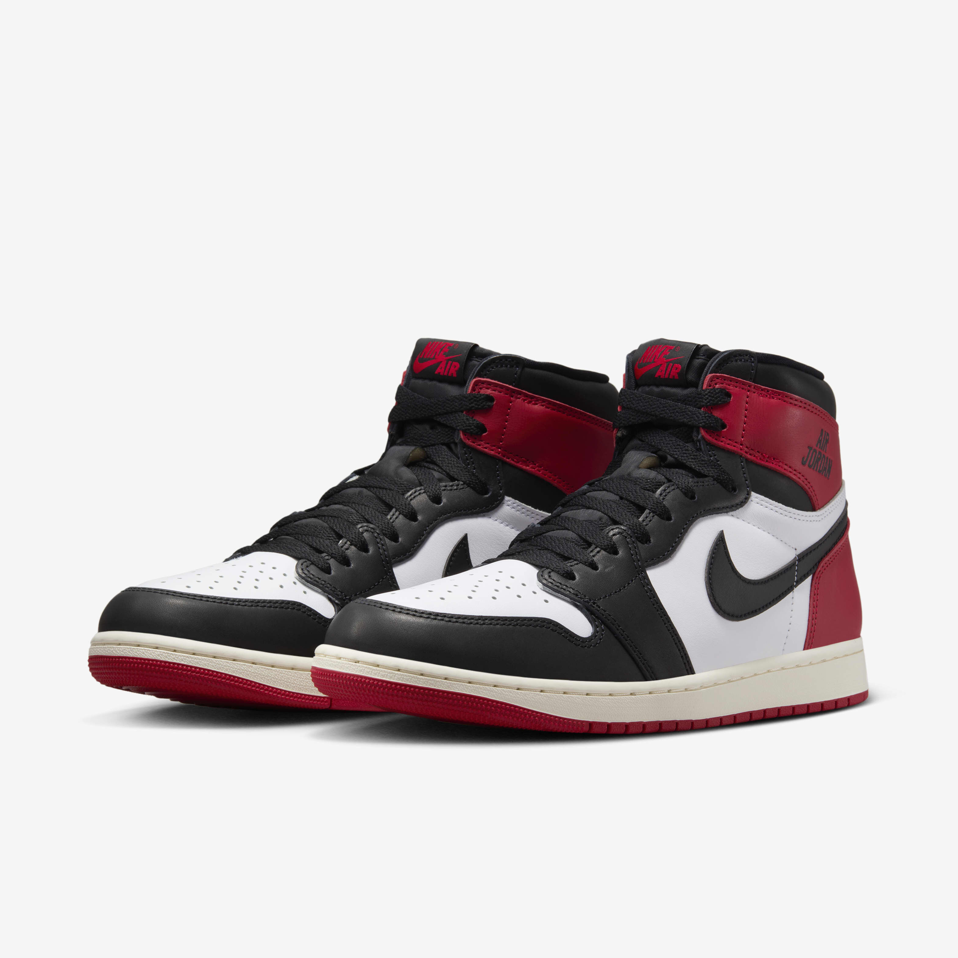 Air Jordan 1 Retro High OG image number 4