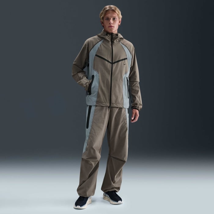 Nike Tech image number 3 Nike Tech image number 3