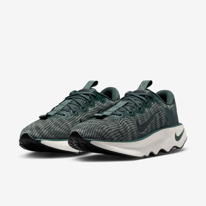 Nike Motiva image number 4 Nike Motiva image number 4