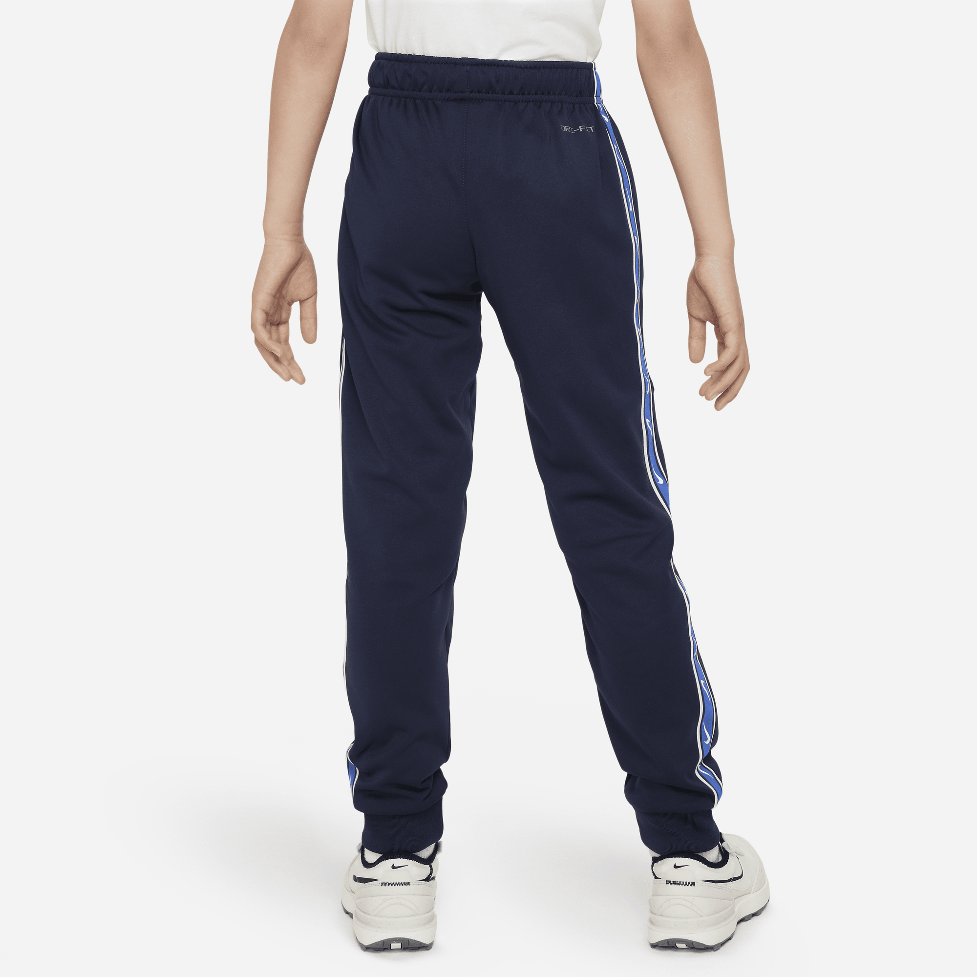 Nike slim fit joggers junior hotsell